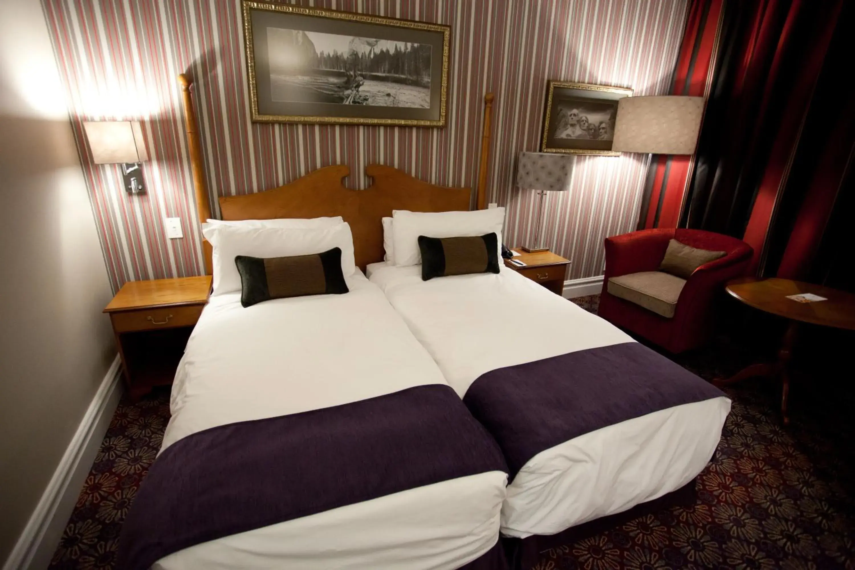 Pool view, Bed in Walmont at Graceland Pool view, Bed in Walmont at Graceland