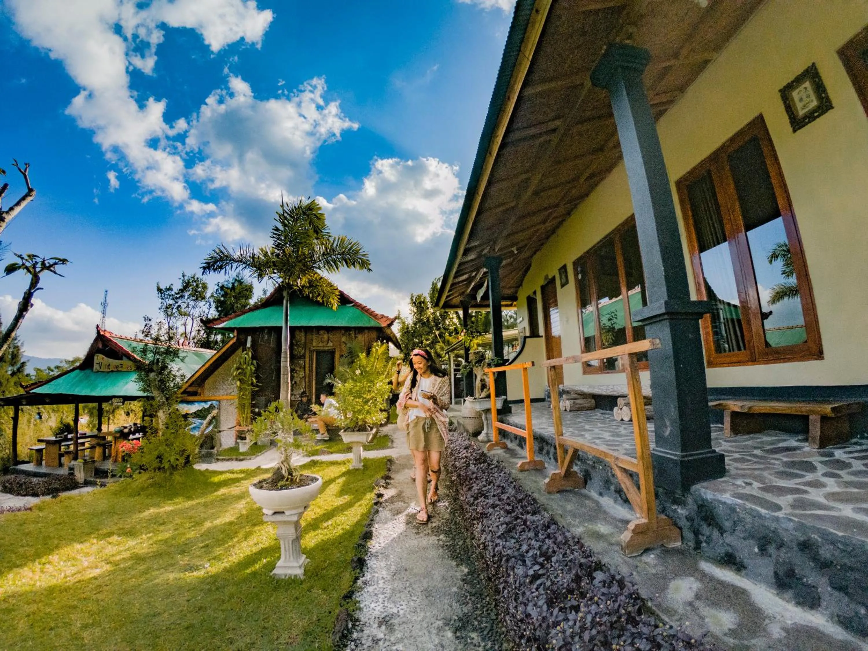 Bed in 6-Bed Mixed Dormitory Room in Black Lava Hostel and Lodge