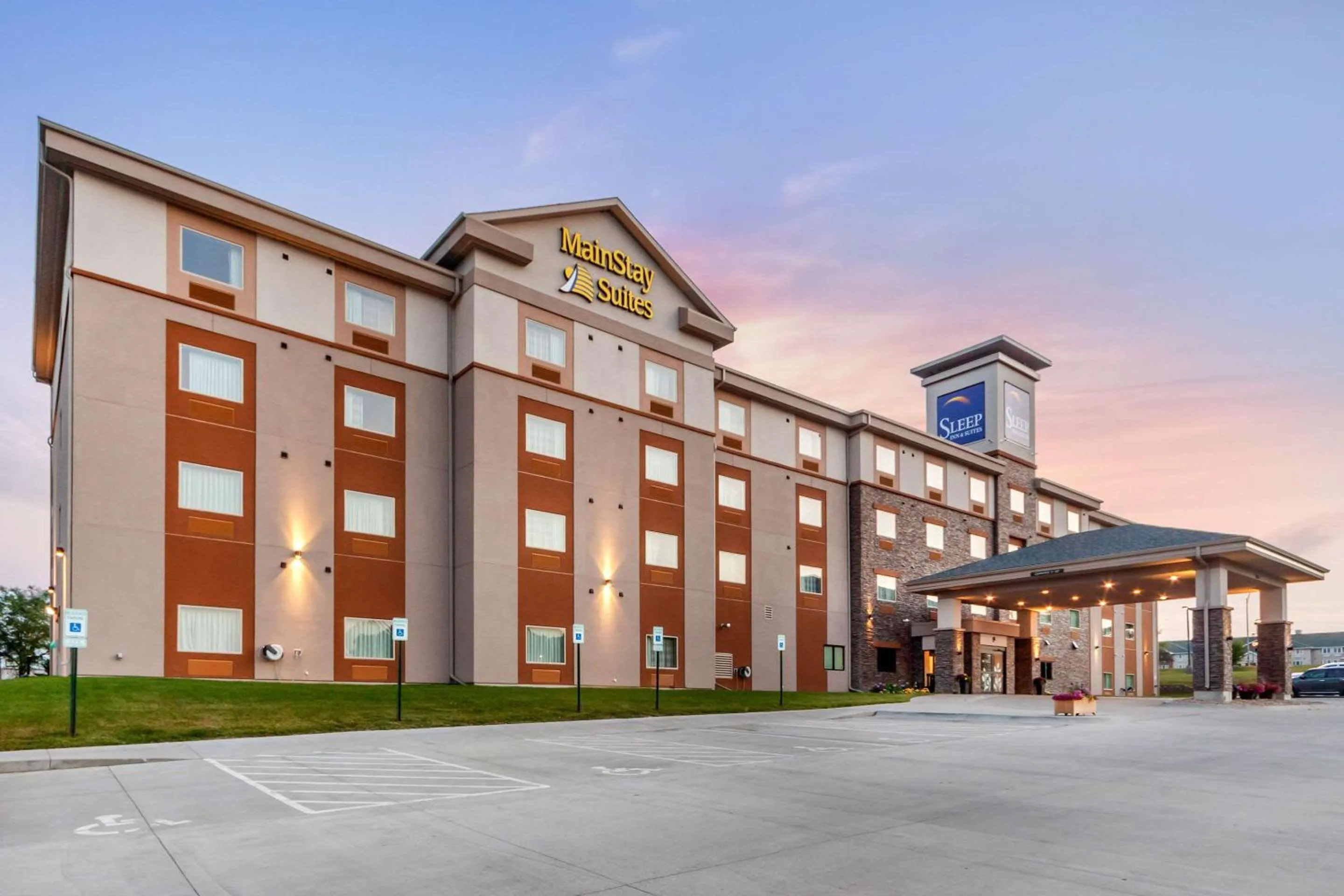 Property building in Sleep Inn & Suites Lincoln University Area