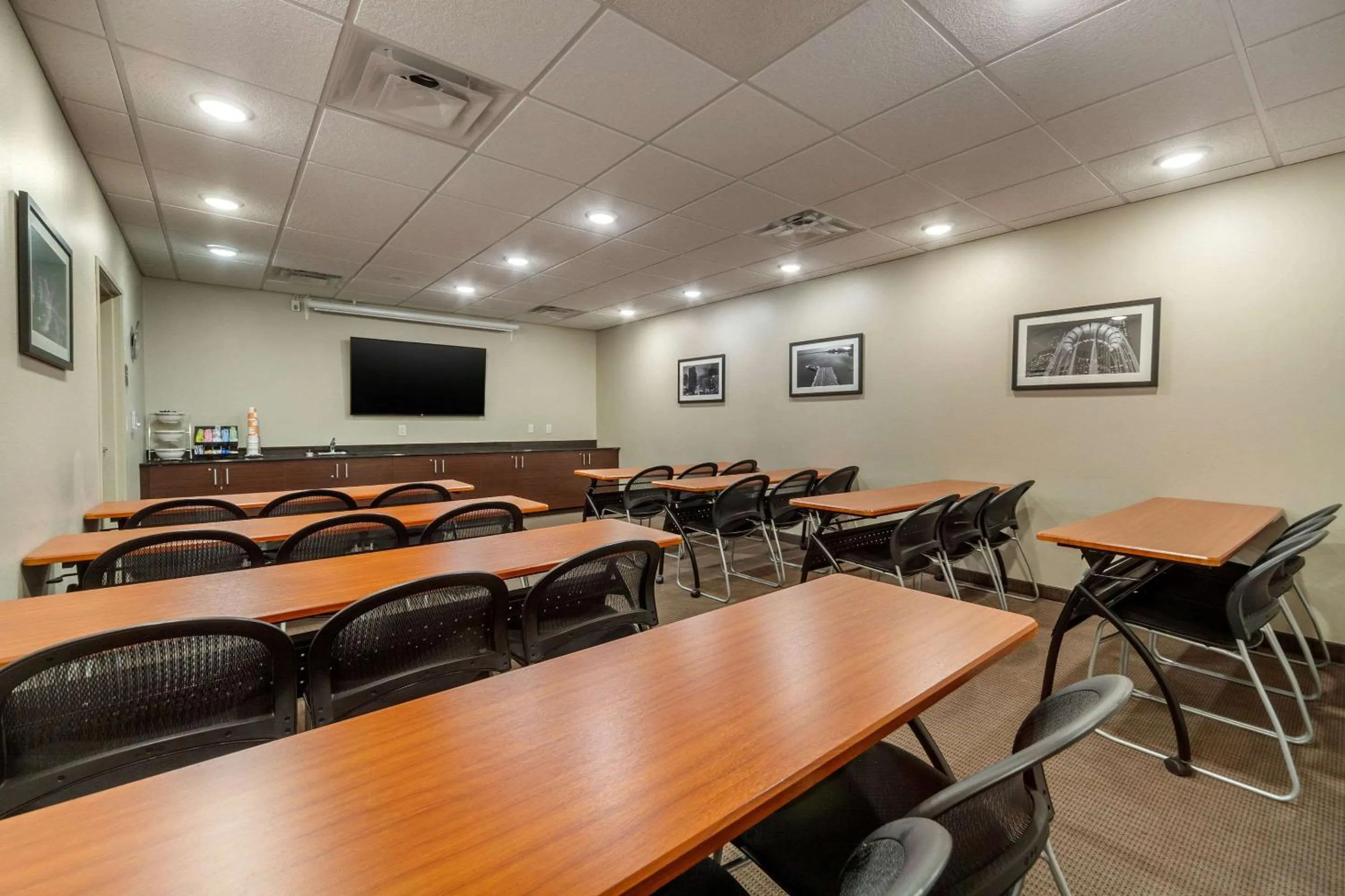 Meeting/conference room in Sleep Inn & Suites Lincoln University Area