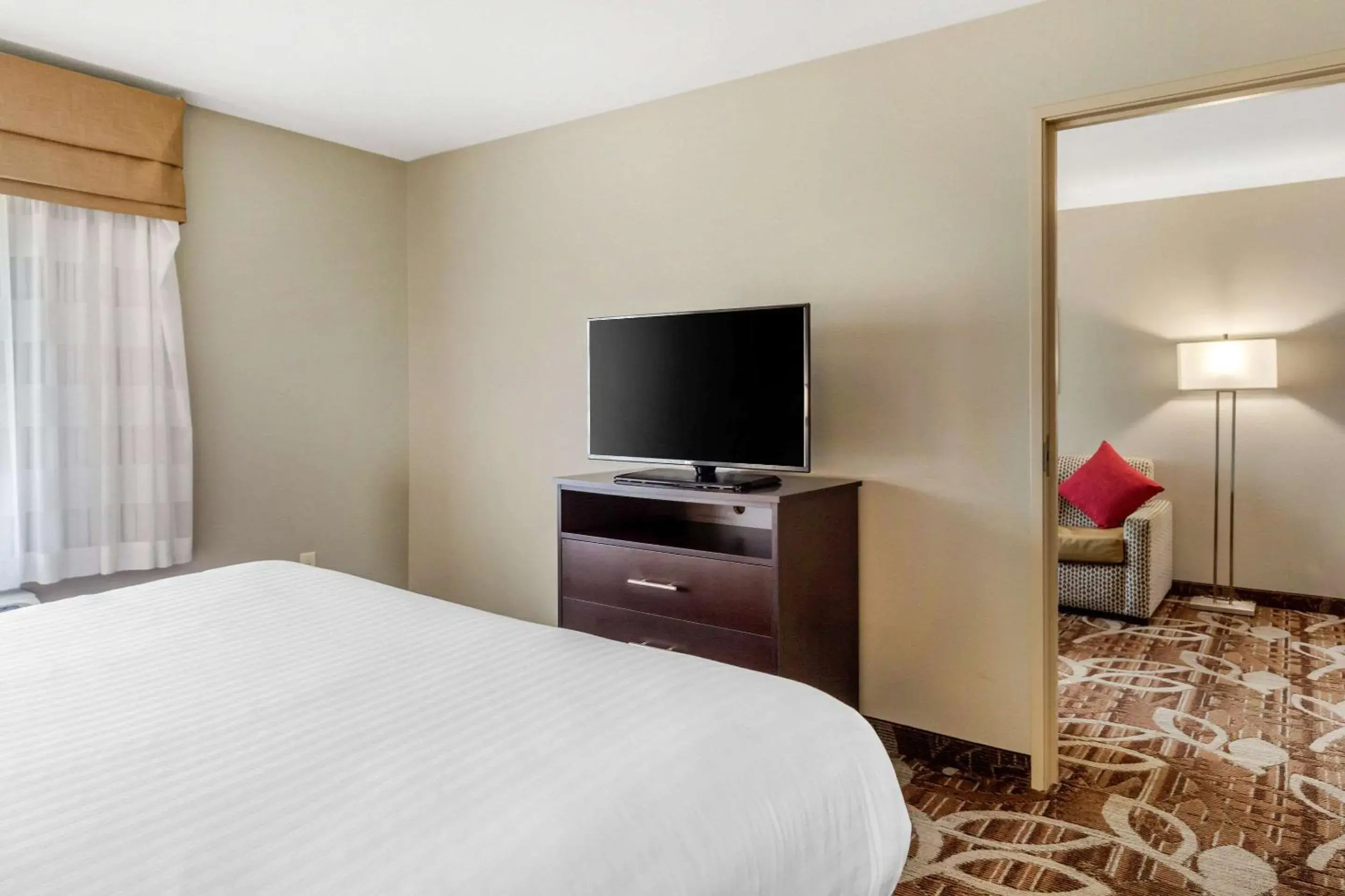 Bedroom, Bed in MainStay Suites Lincoln University Area Bedroom, Bed in MainStay Suites Lincoln University Area