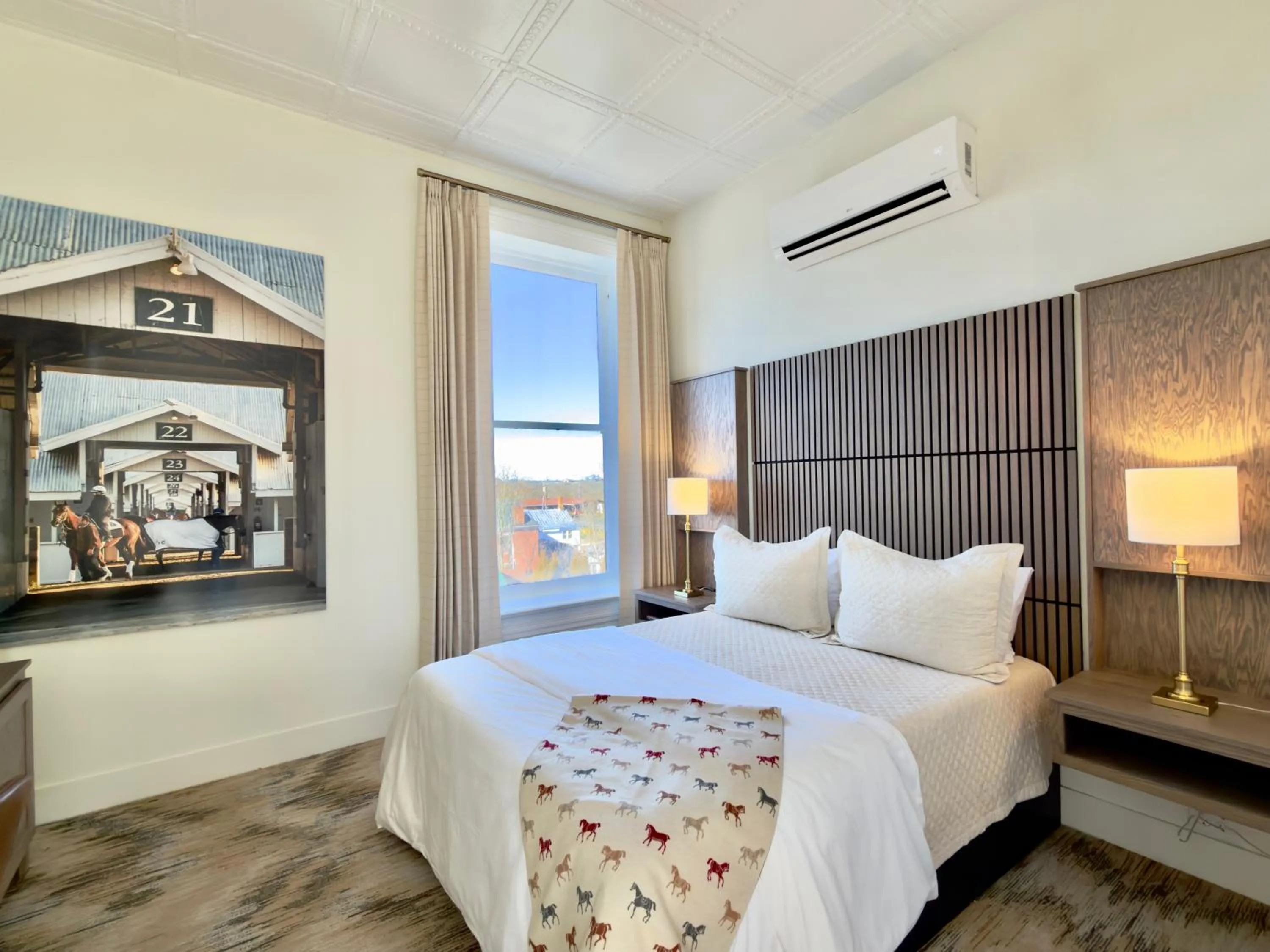 Queen Room in Hotel Thoroughbred