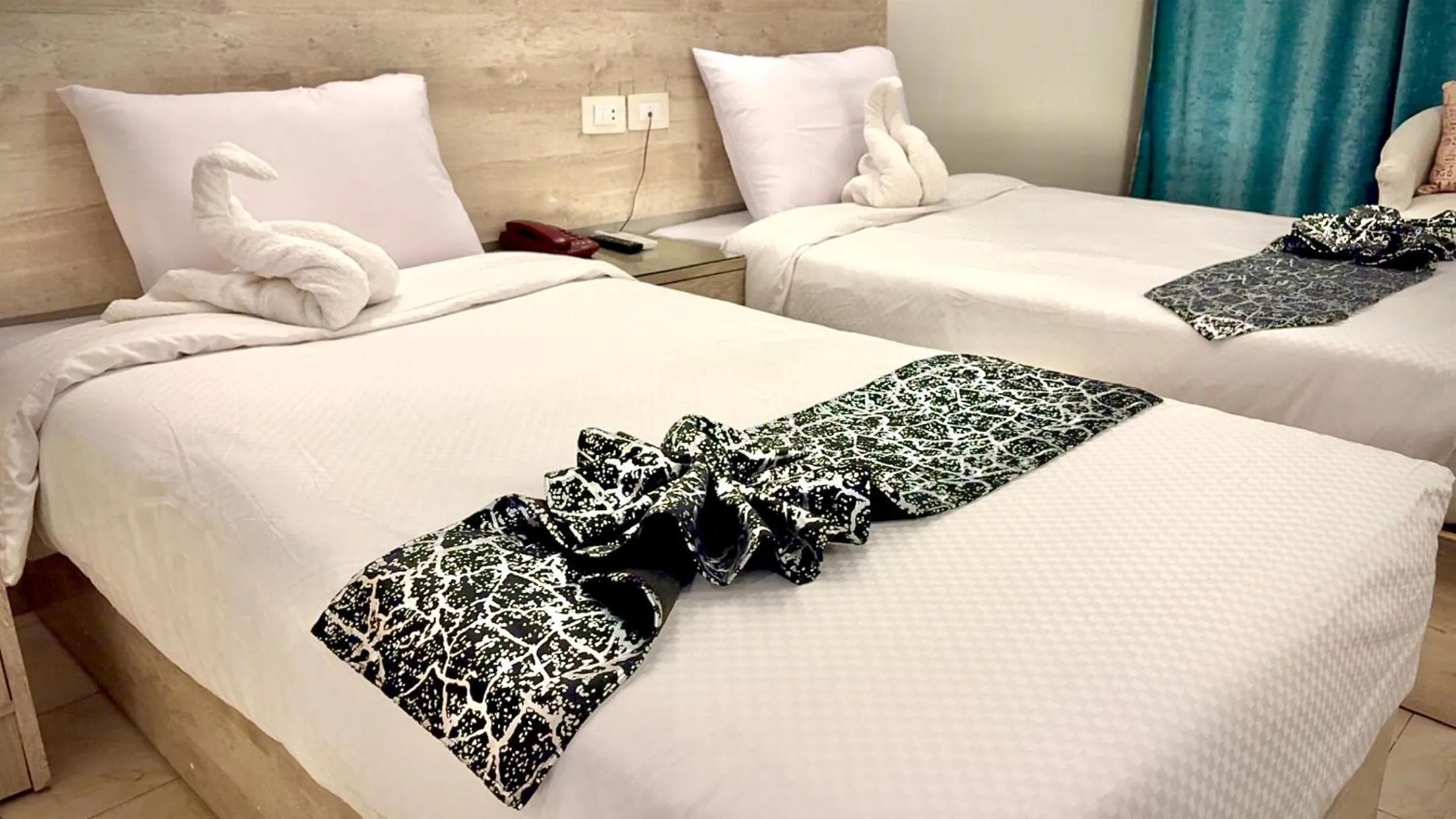 Photo of the whole room, Bed in Nile Hotel