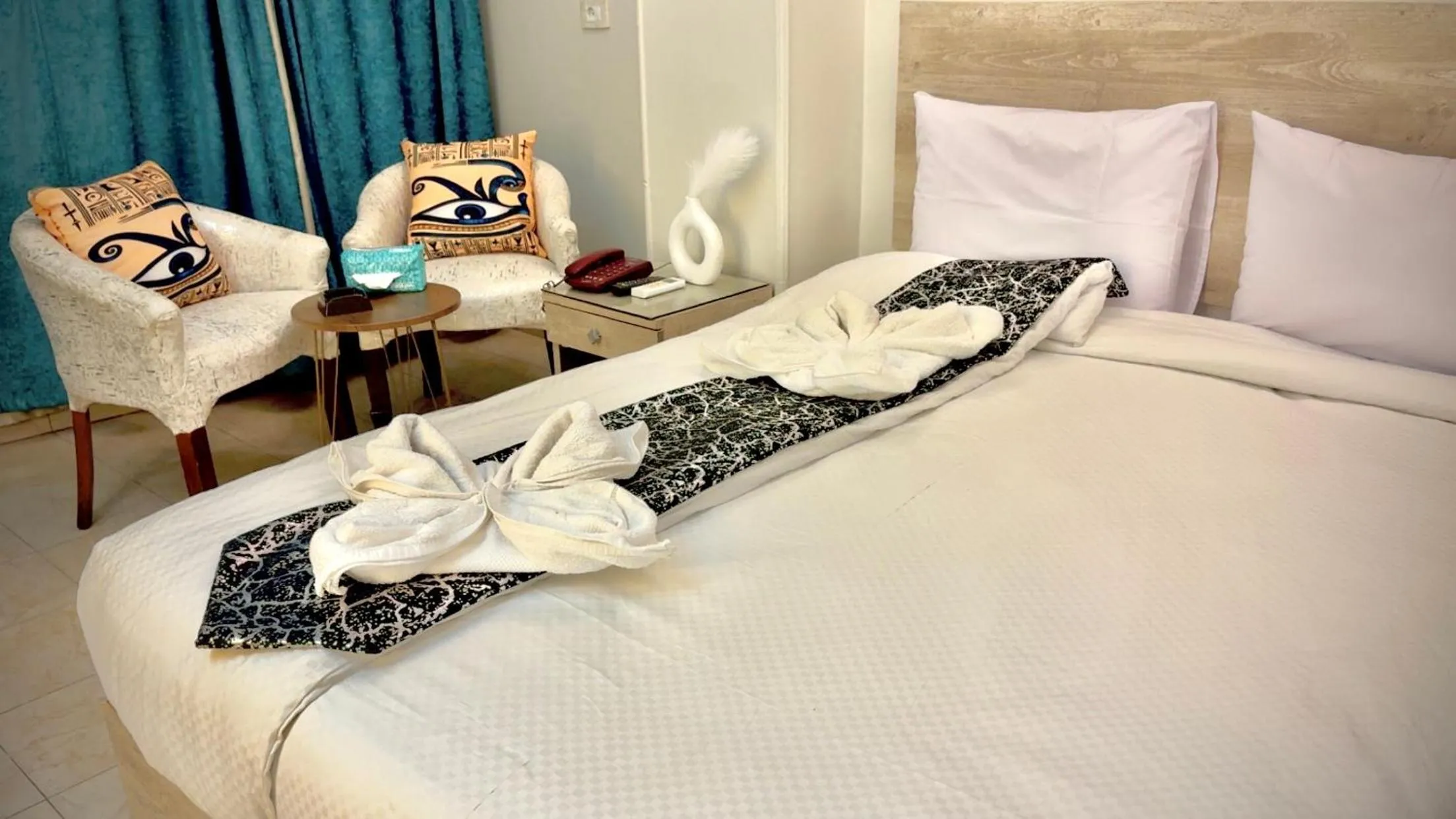 Photo of the whole room, Bed in Nile Hotel