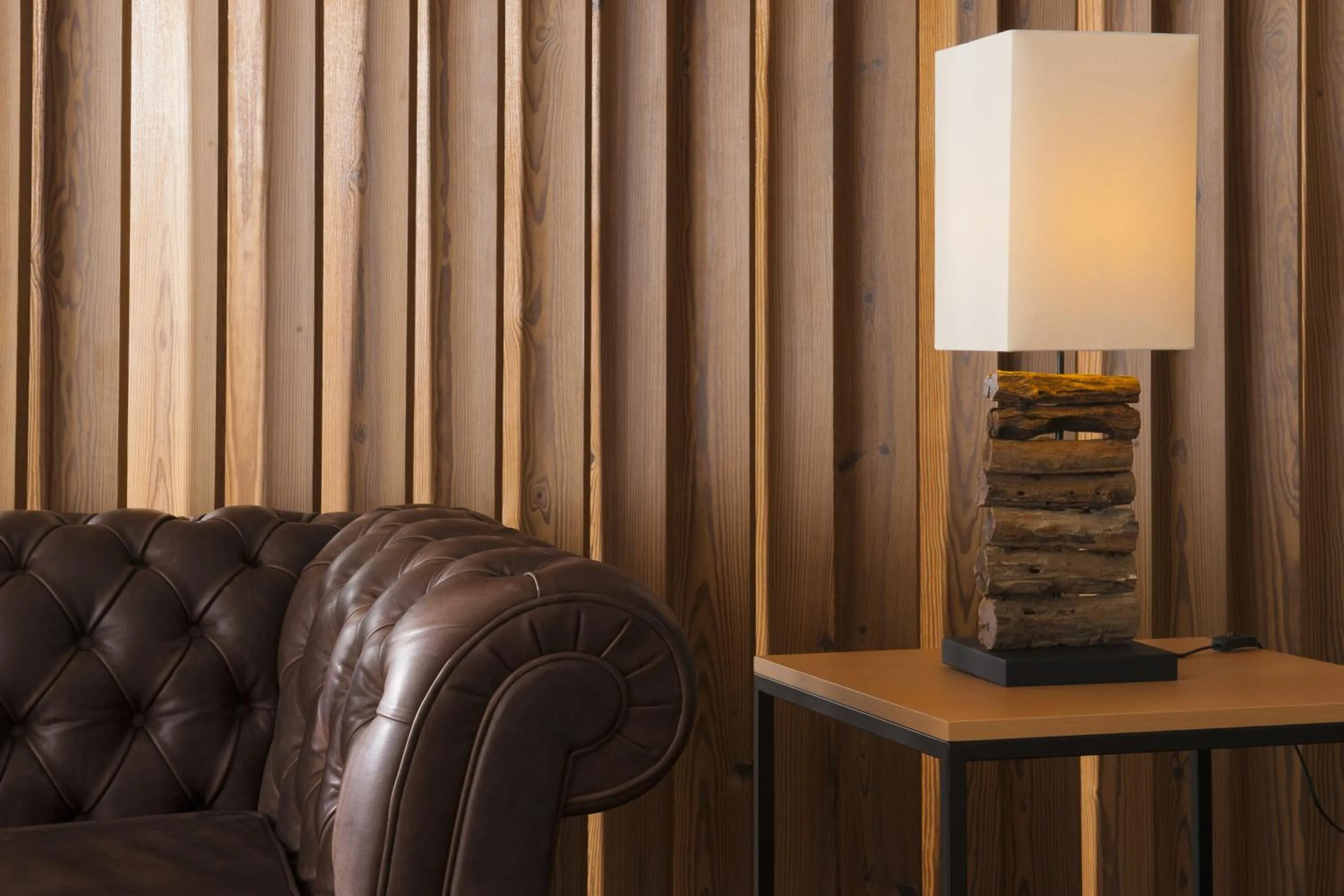 Communal lounge/ TV room in Hotel Parque Serra da Lousã