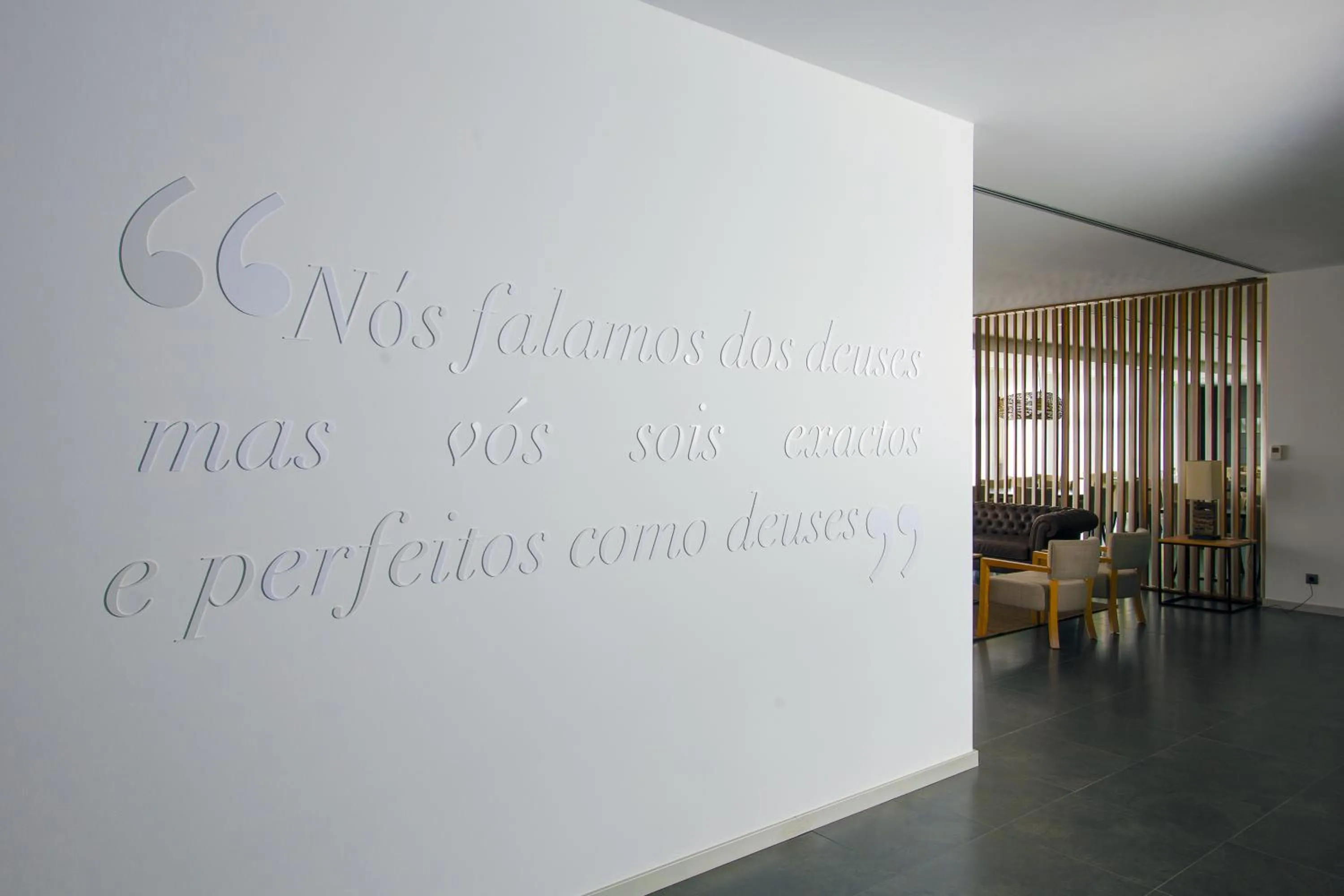 Communal lounge/ TV room in Hotel Parque Serra da Lousã