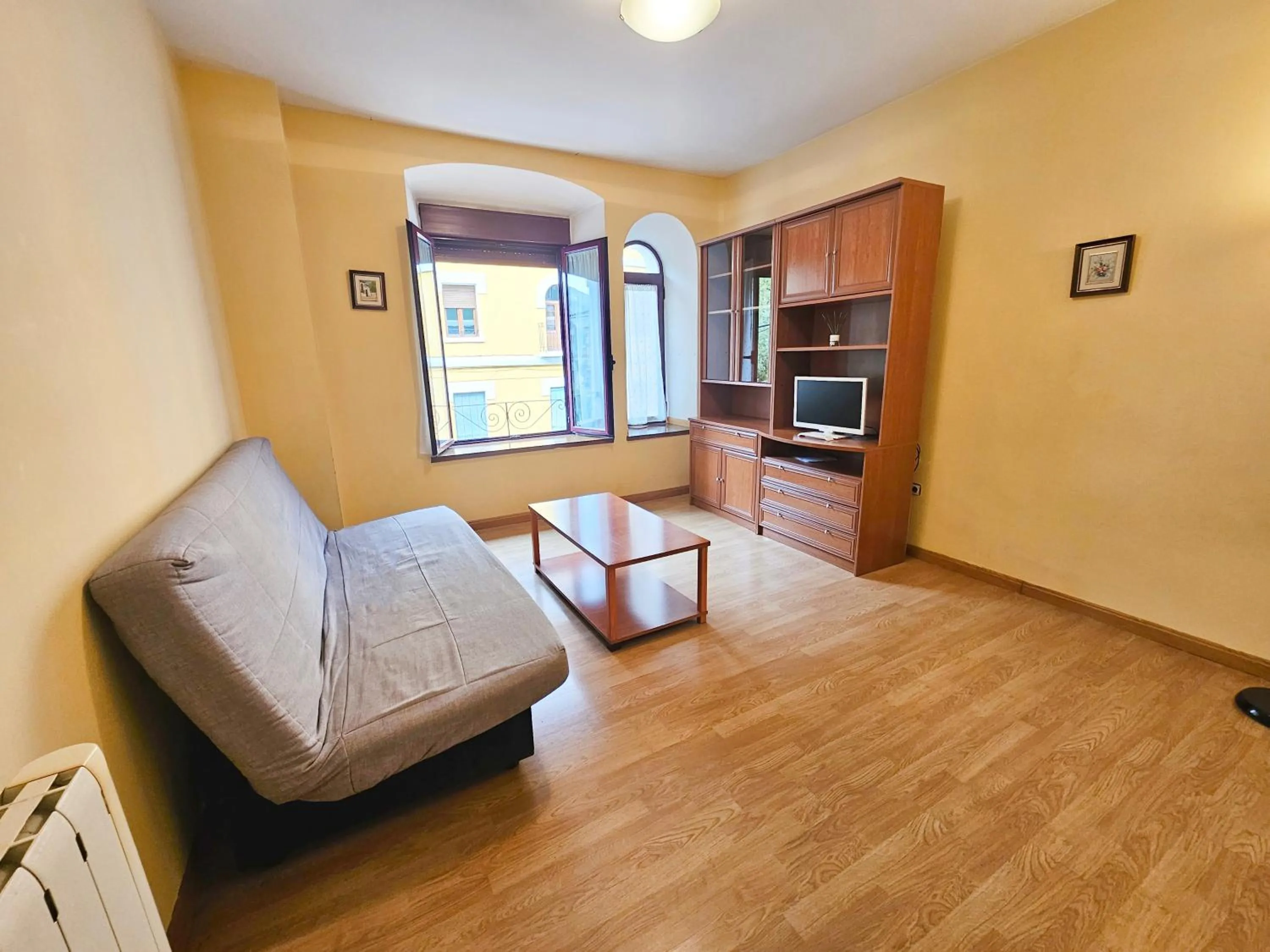 TV and multimedia, Bed in Apartamentos Canfranc 3000
