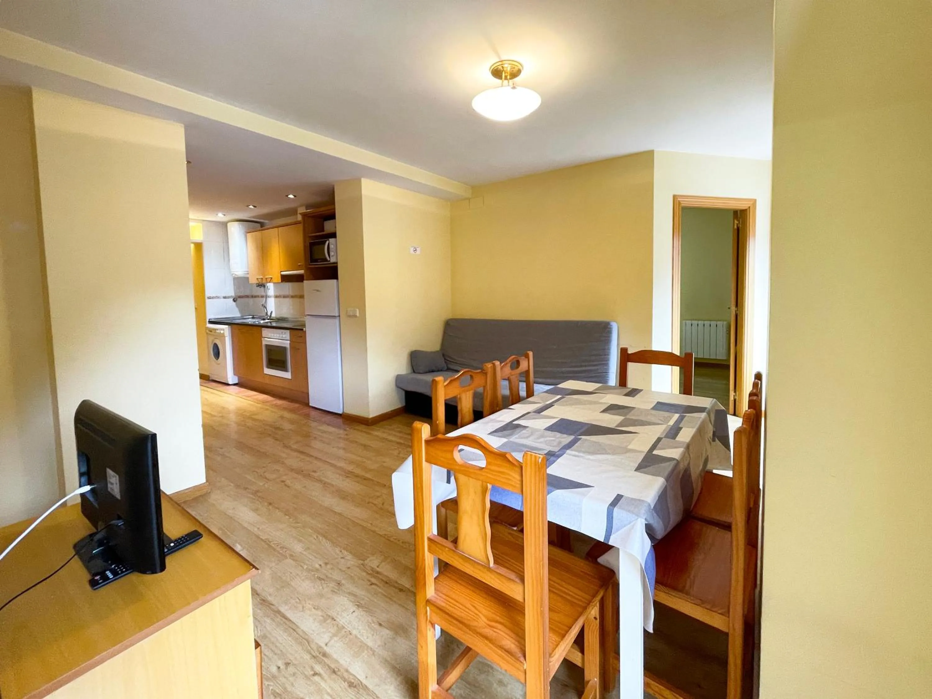 TV and multimedia in Apartamentos Canfranc 3000