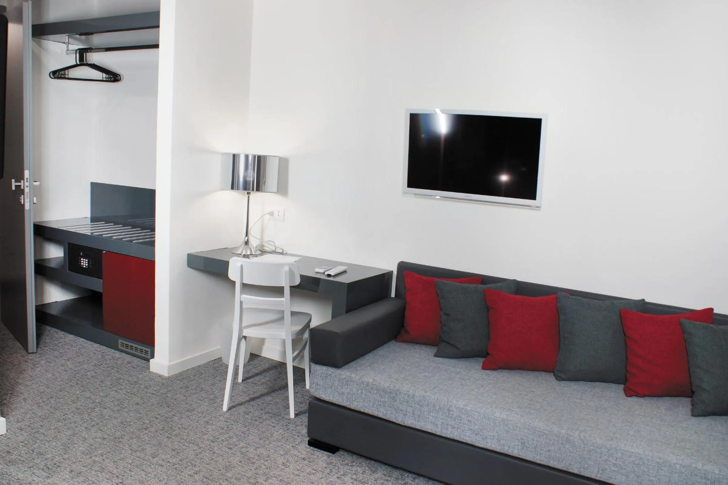 Bed in Hotel Leopardi