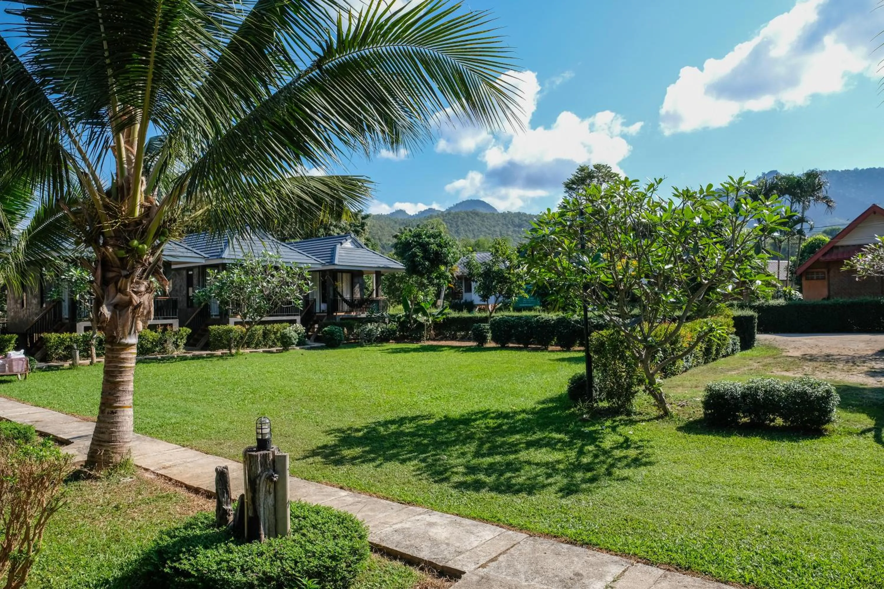 Property building in Pai Nam Now