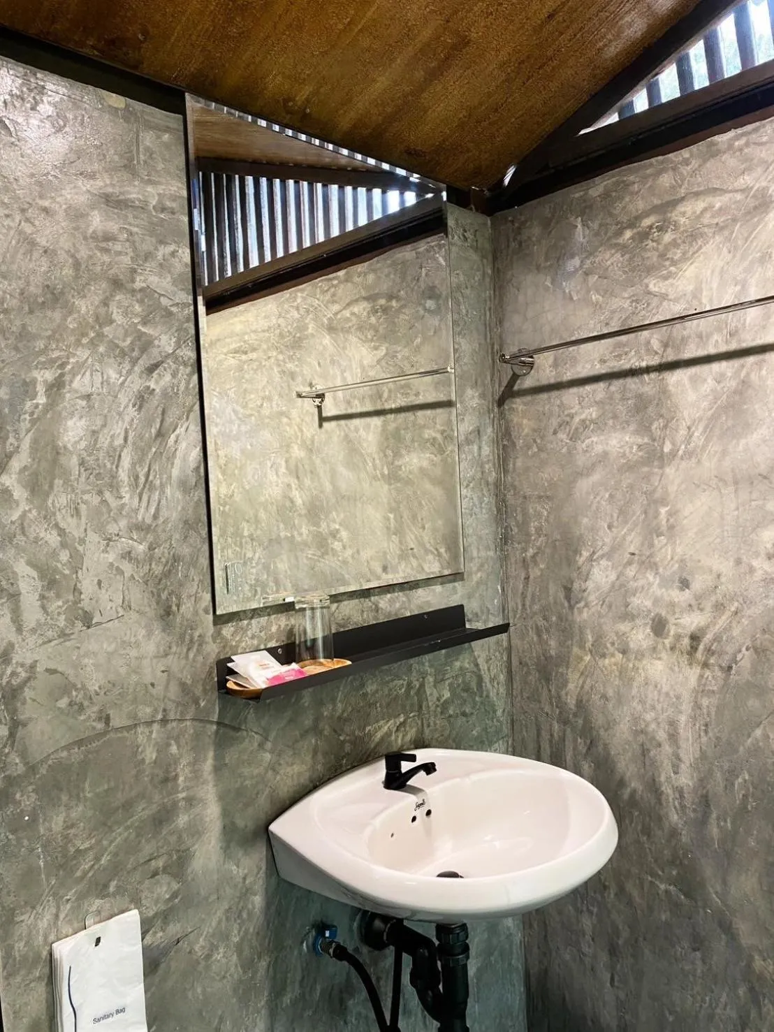 Bathroom in Pai Nam Now