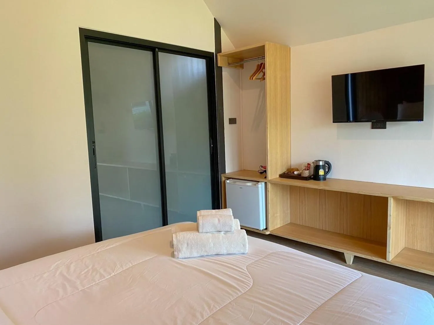 Bedroom, Bed in Pai Nam Now