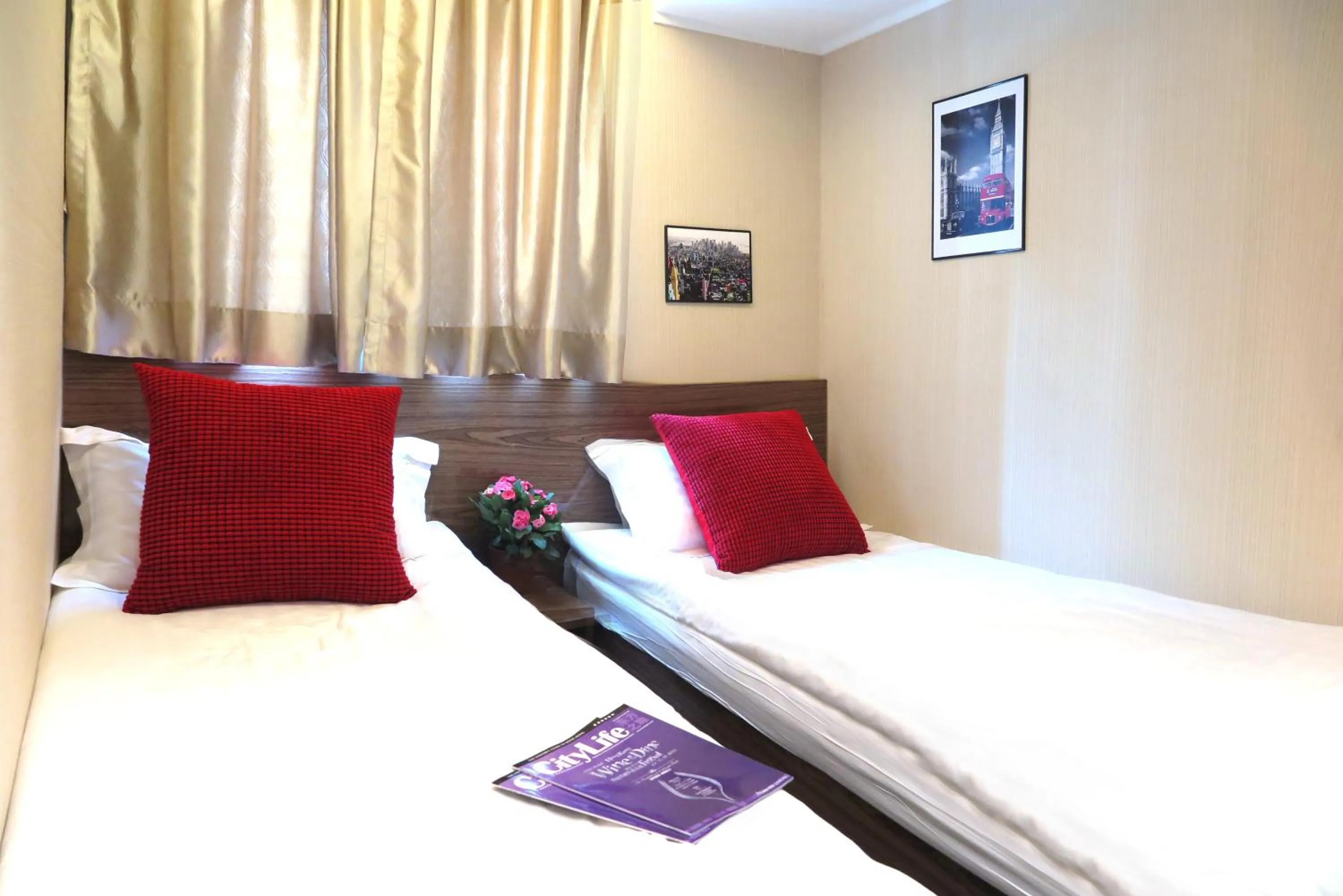 Other, Bed in Shanghai Red