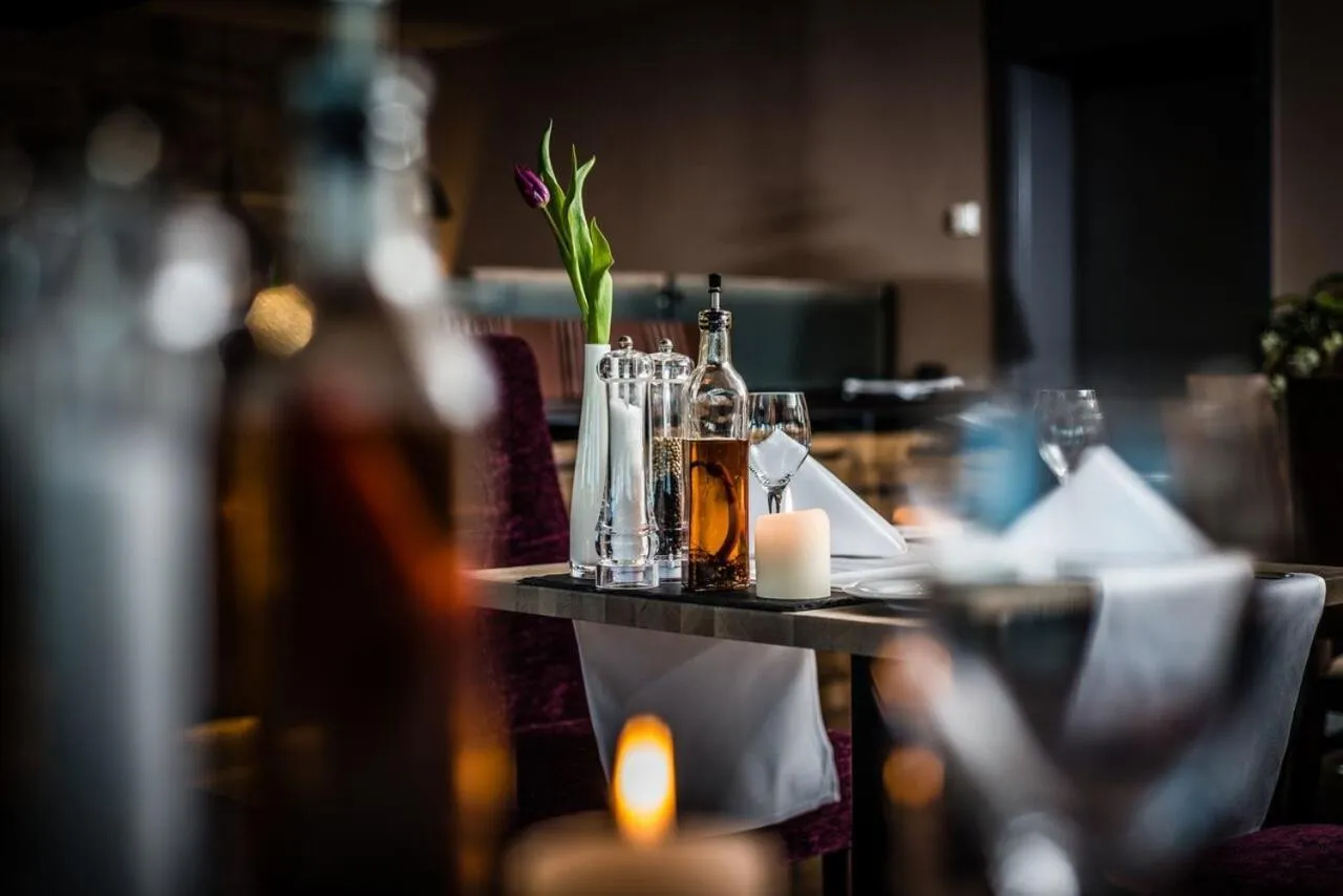 Restaurant/places to eat in Stratmanns Hotel