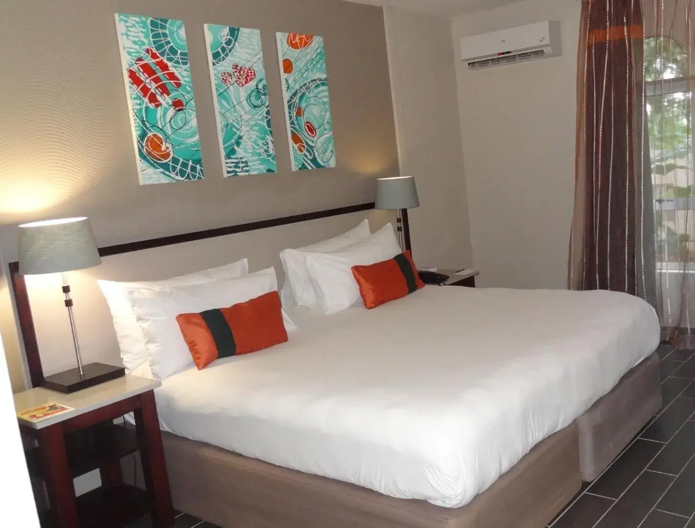 Double or Twin Room - single occupancy in Metcourt at Khoroni Double or Twin Room - single occupancy in Metcourt at Khoroni