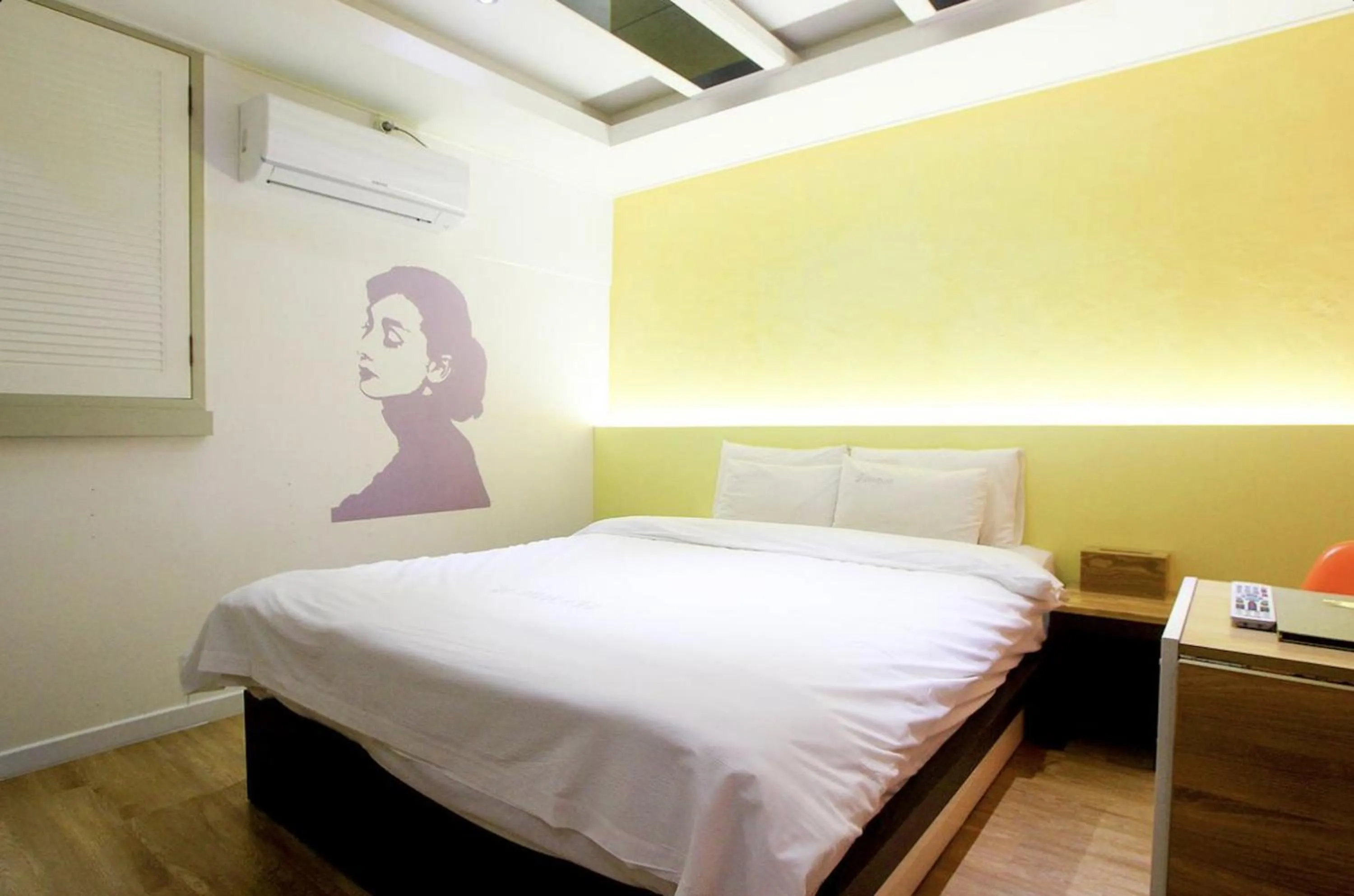 Bed in Jeonju Jawoori Hotel