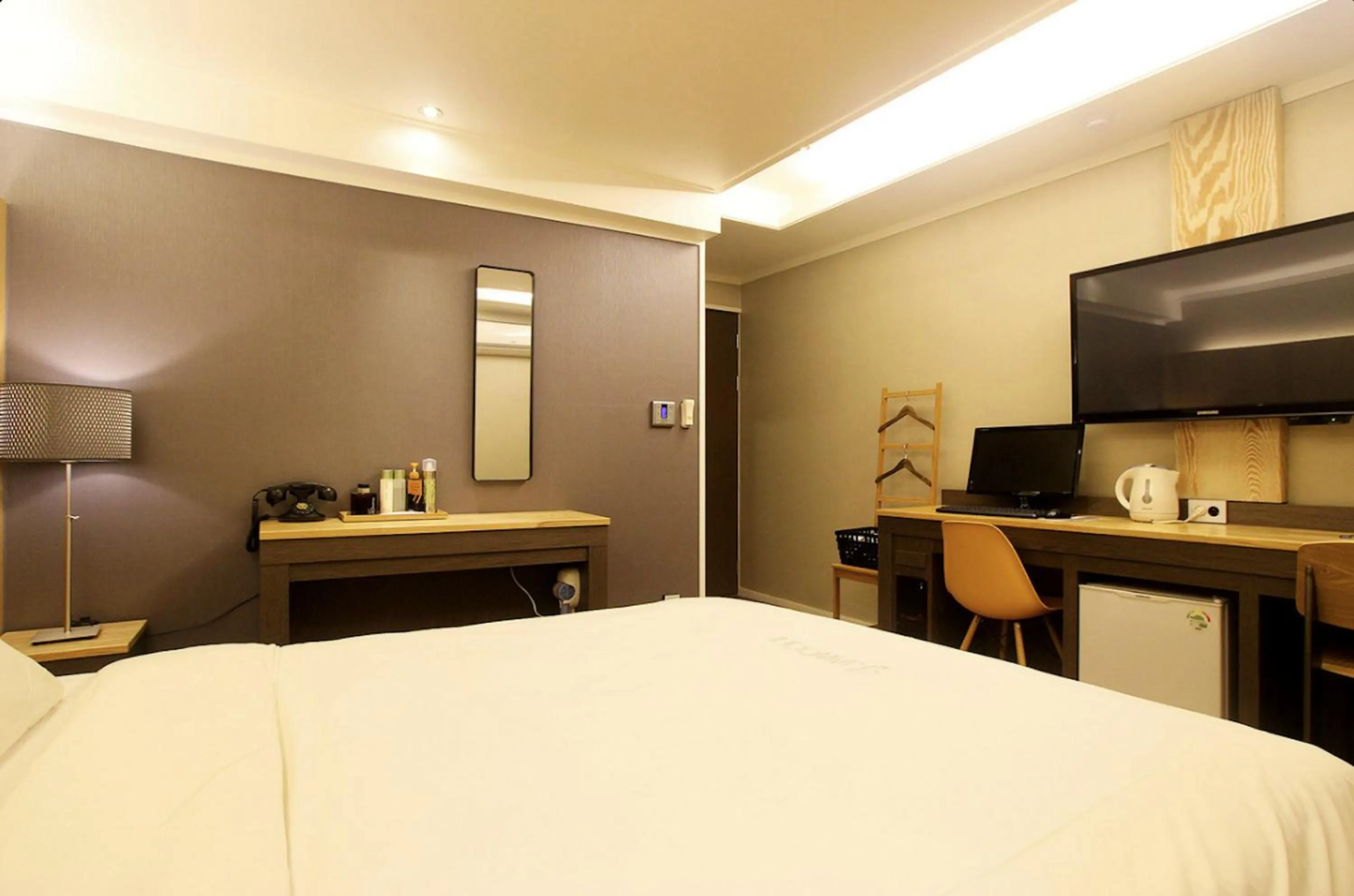 Bed in Jeonju Jawoori Hotel