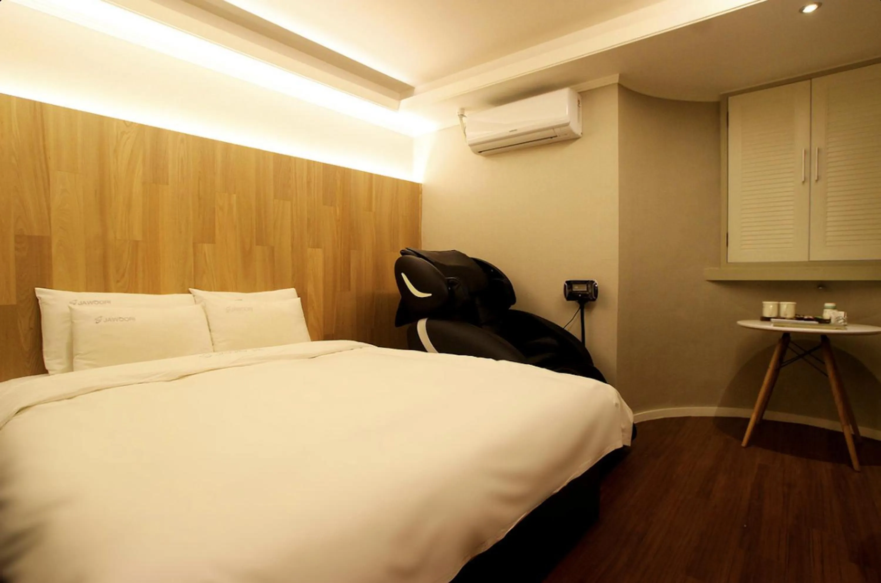 Bed in Jeonju Jawoori Hotel