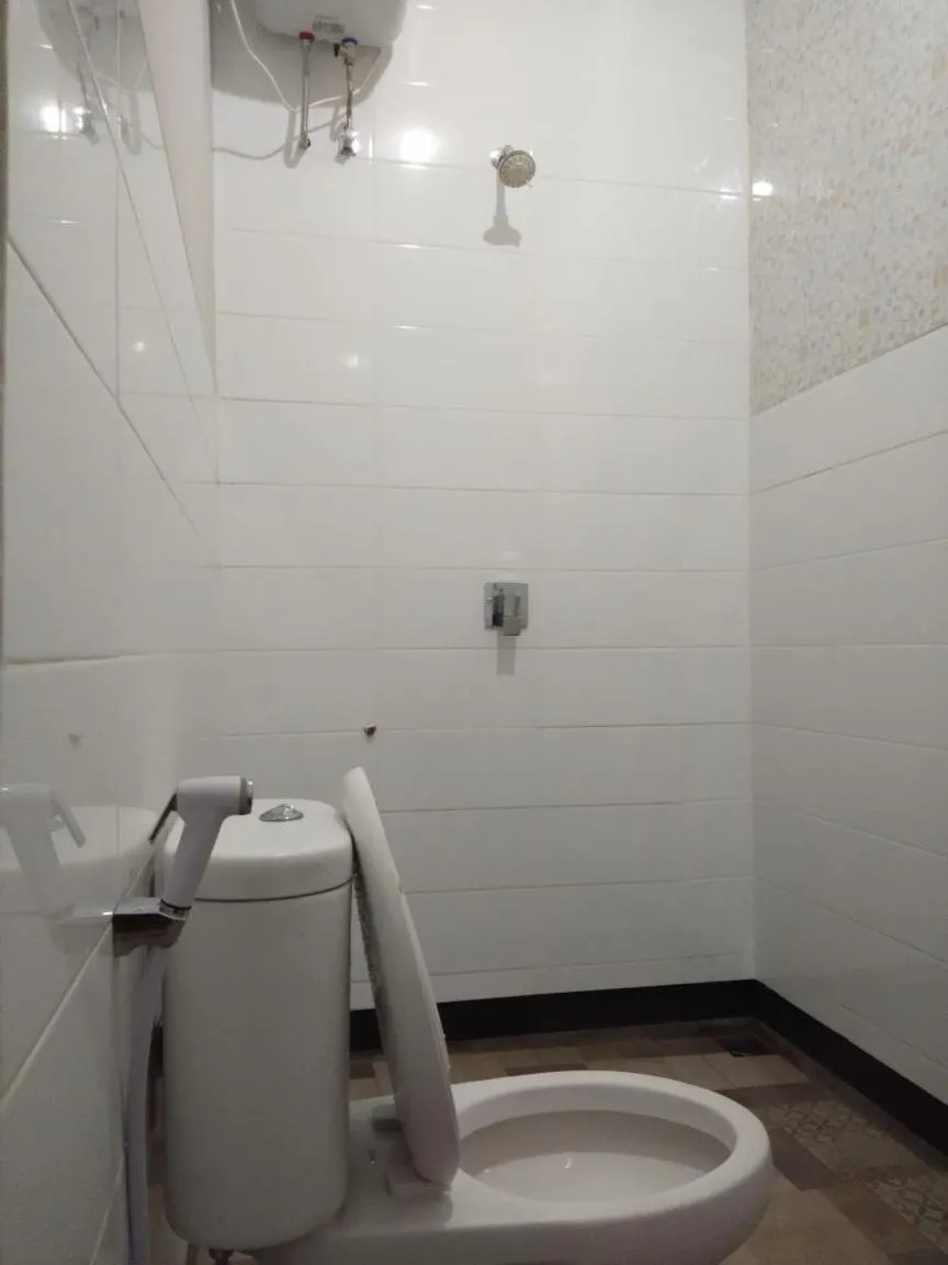 Twin Room with Private Bathroom in Tirta Yoga Inn