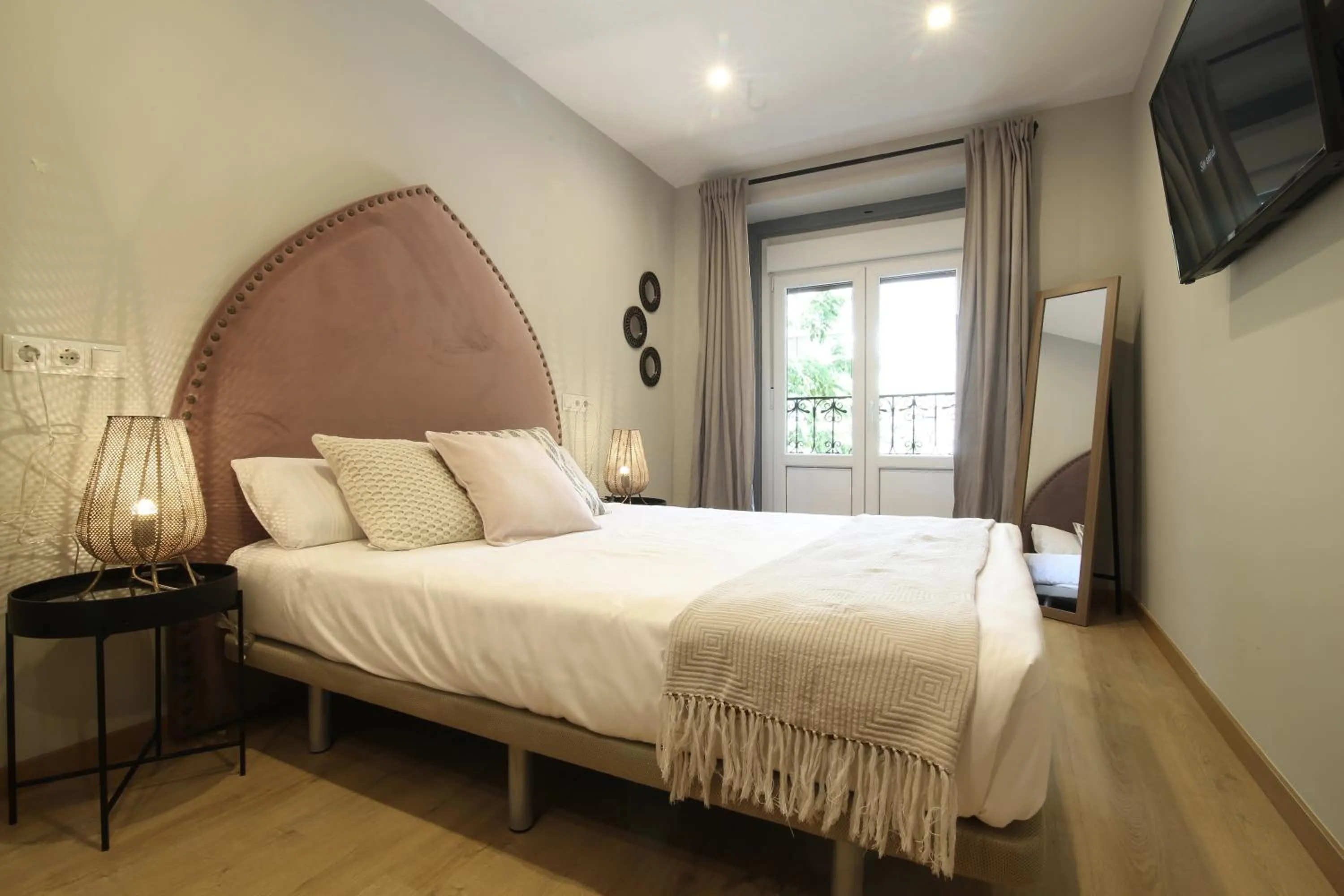 Photo of the whole room, Bed in AbraCadabra Suites