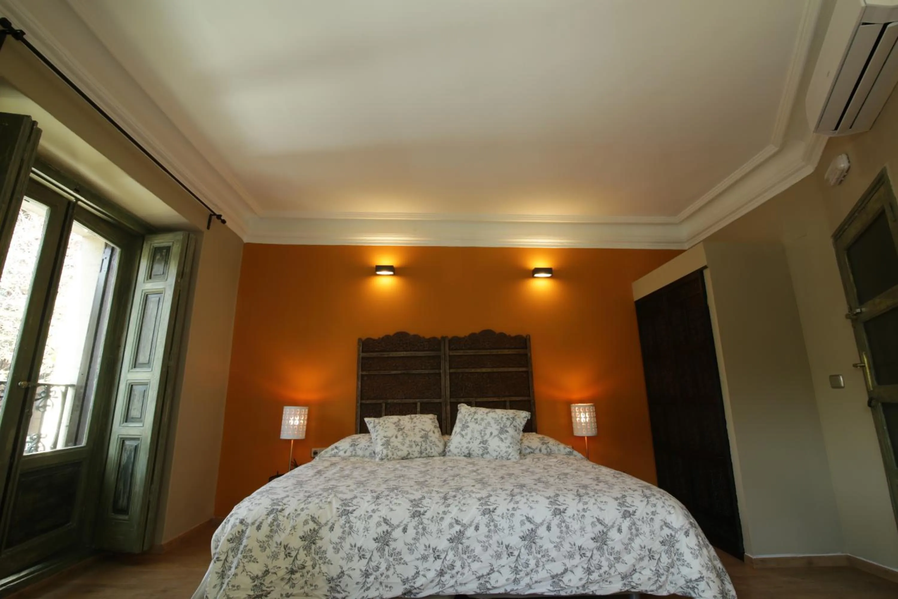 Photo of the whole room, Bed in AbraCadabra Suites