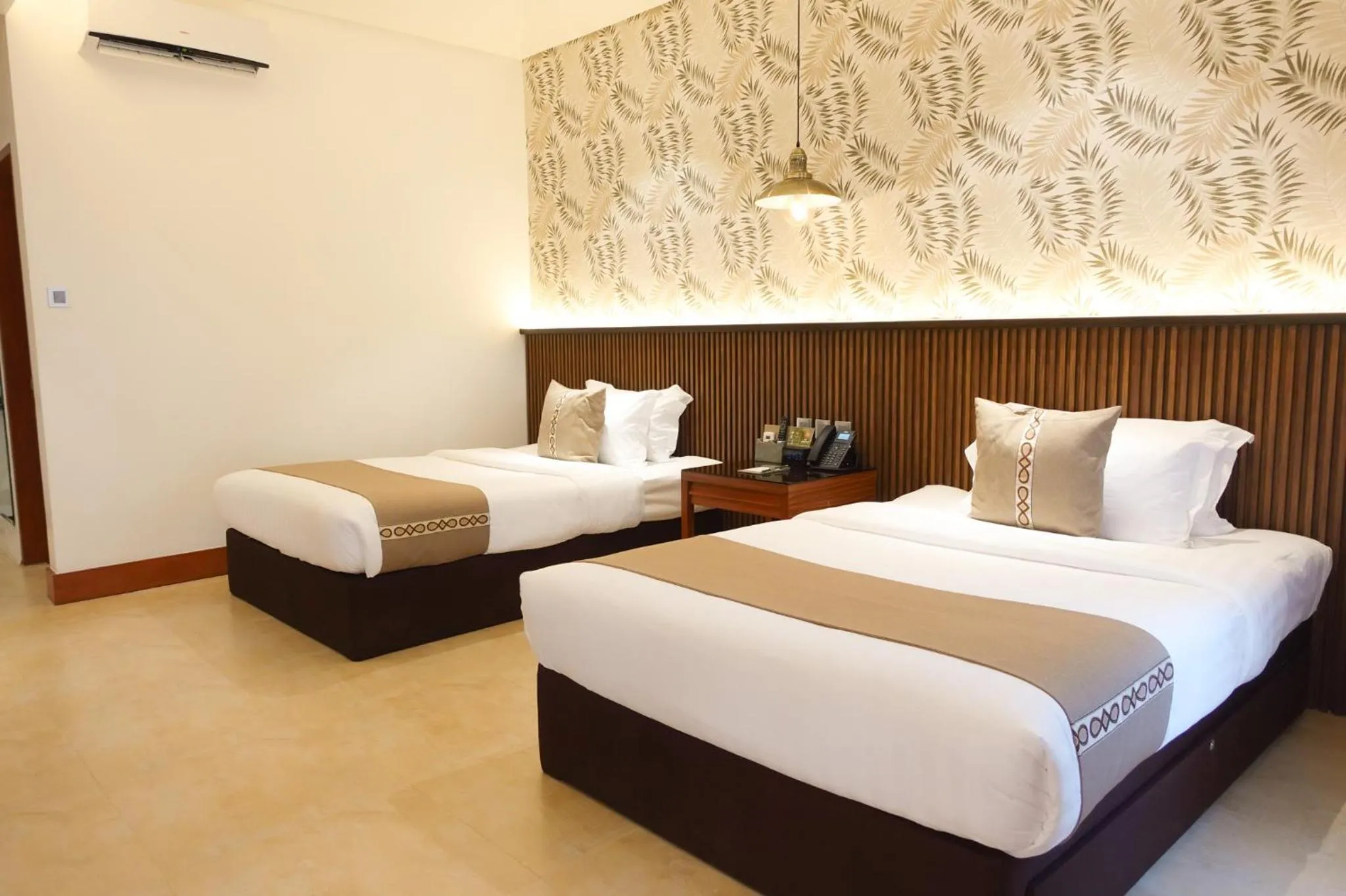 Standard Twin Room in The Tropics at MacArthur Park Resort and Convention Center