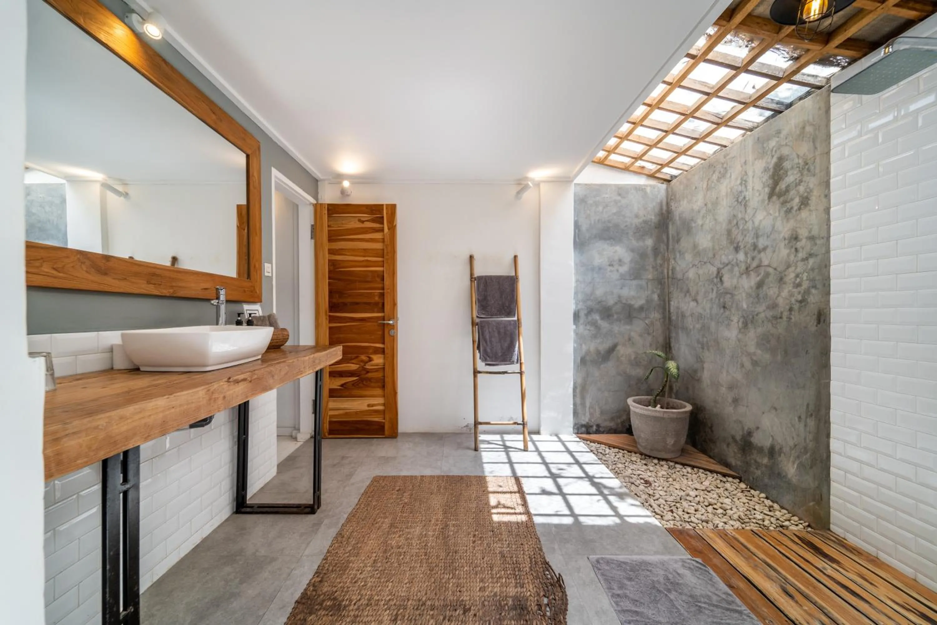 Bathroom in Mowies On The Beach