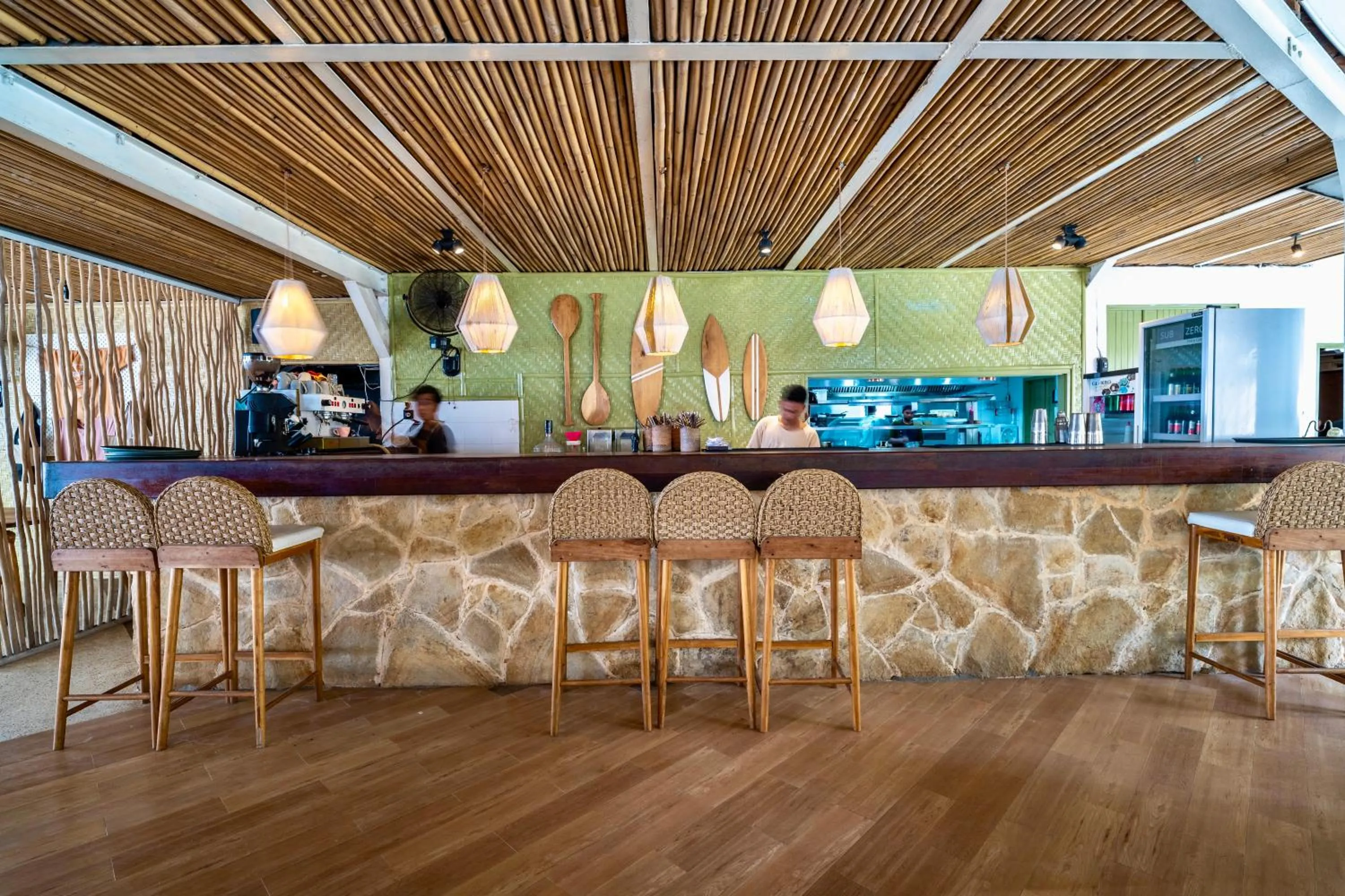 Restaurant/places to eat in Mowies On The Beach