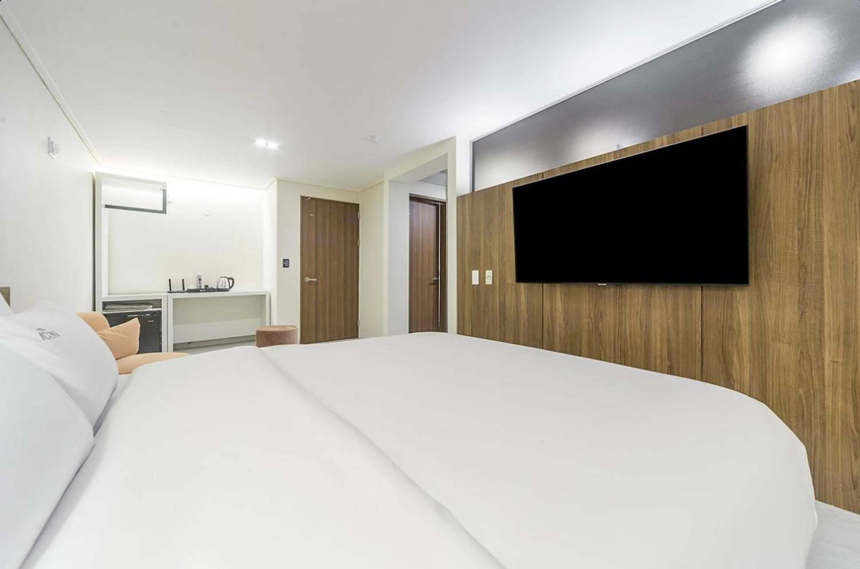 Bed in Icon Hotel Gunsan