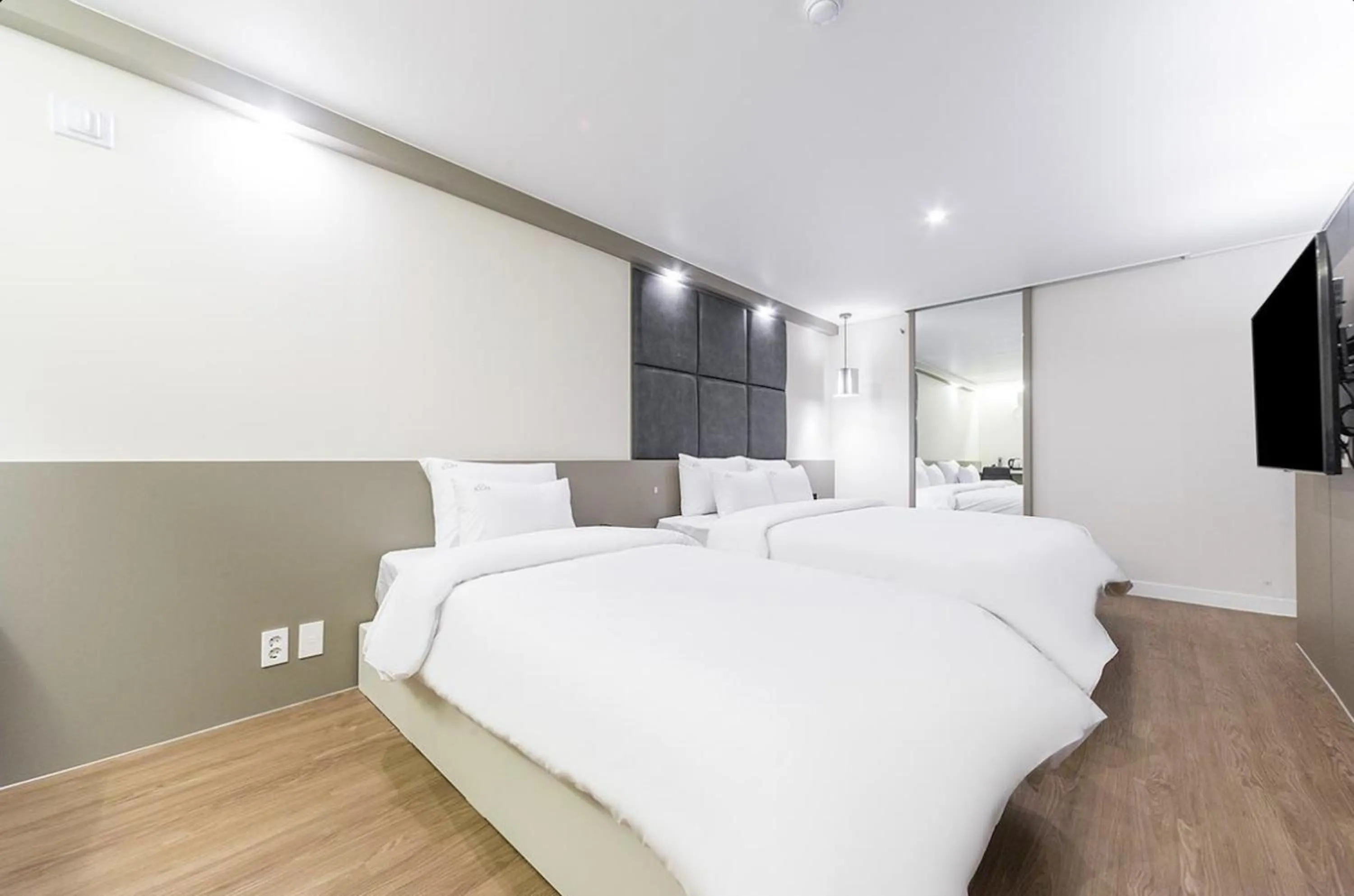 Bed in Icon Hotel Gunsan