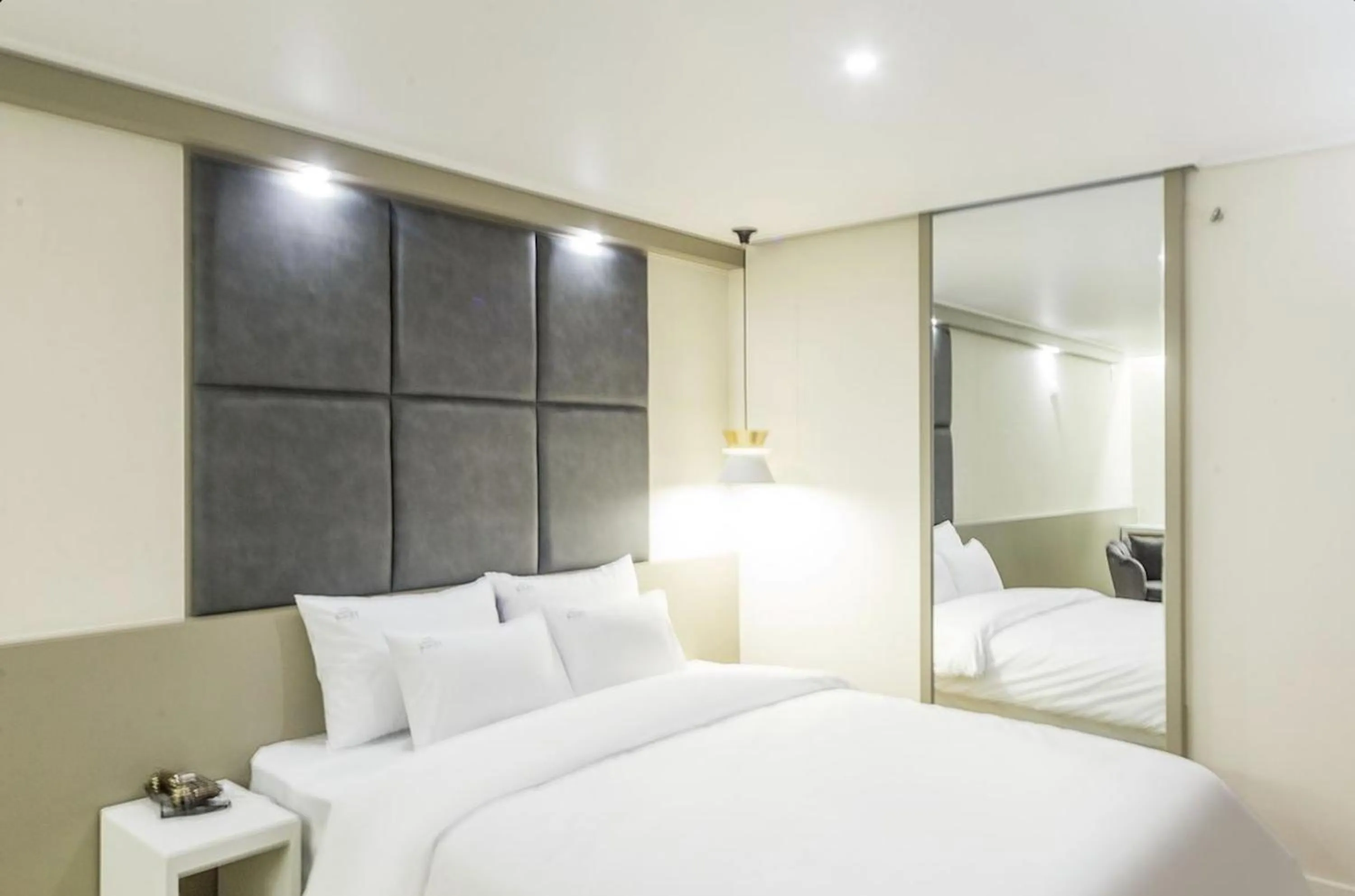 Bed in Icon Hotel Gunsan