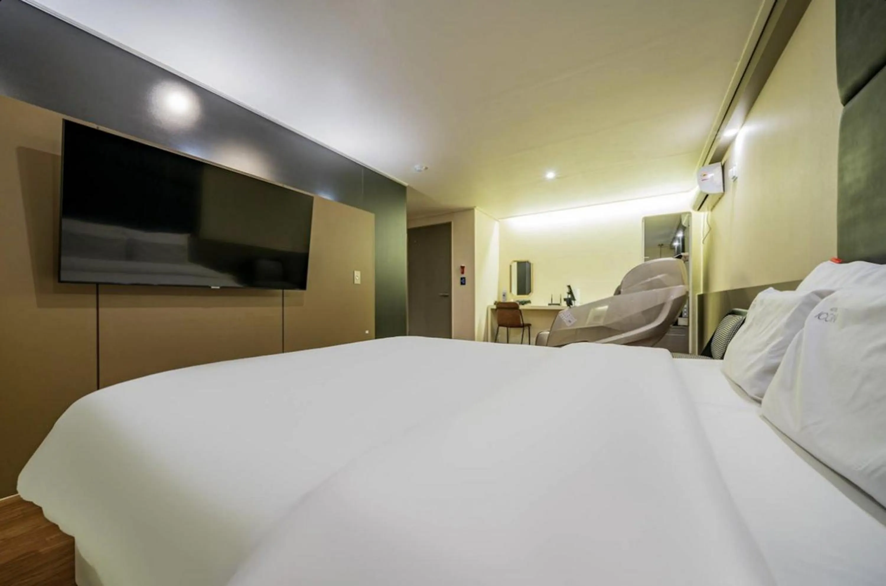 Bed in Icon Hotel Gunsan