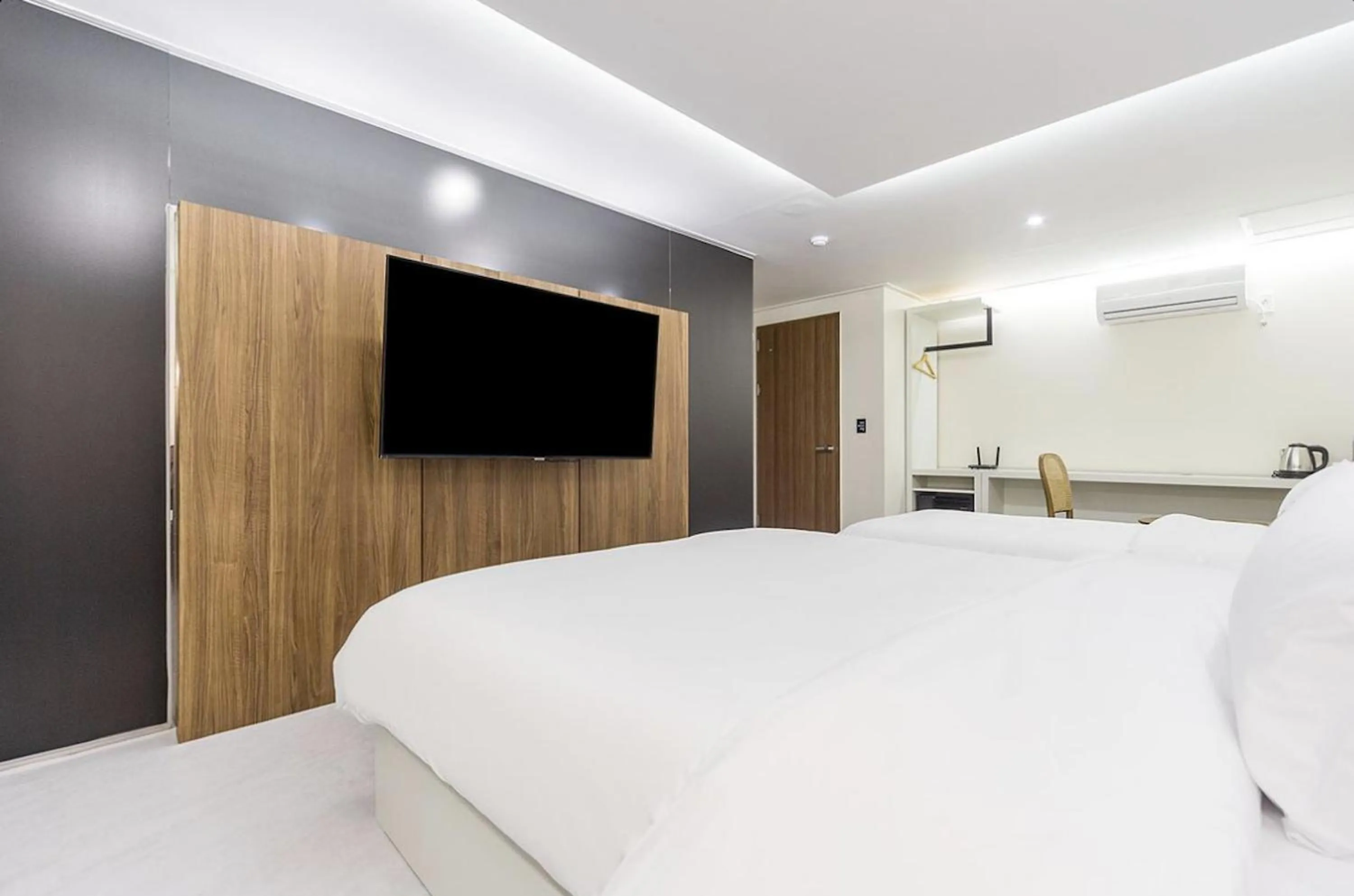 Bed in Icon Hotel Gunsan