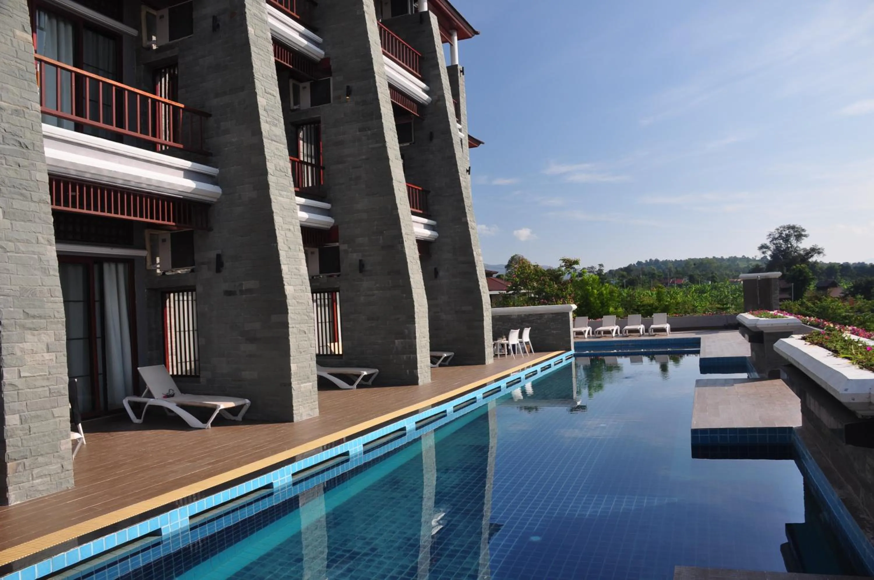 Swimming pool in Phurua Sanctuary Resort and Spa
