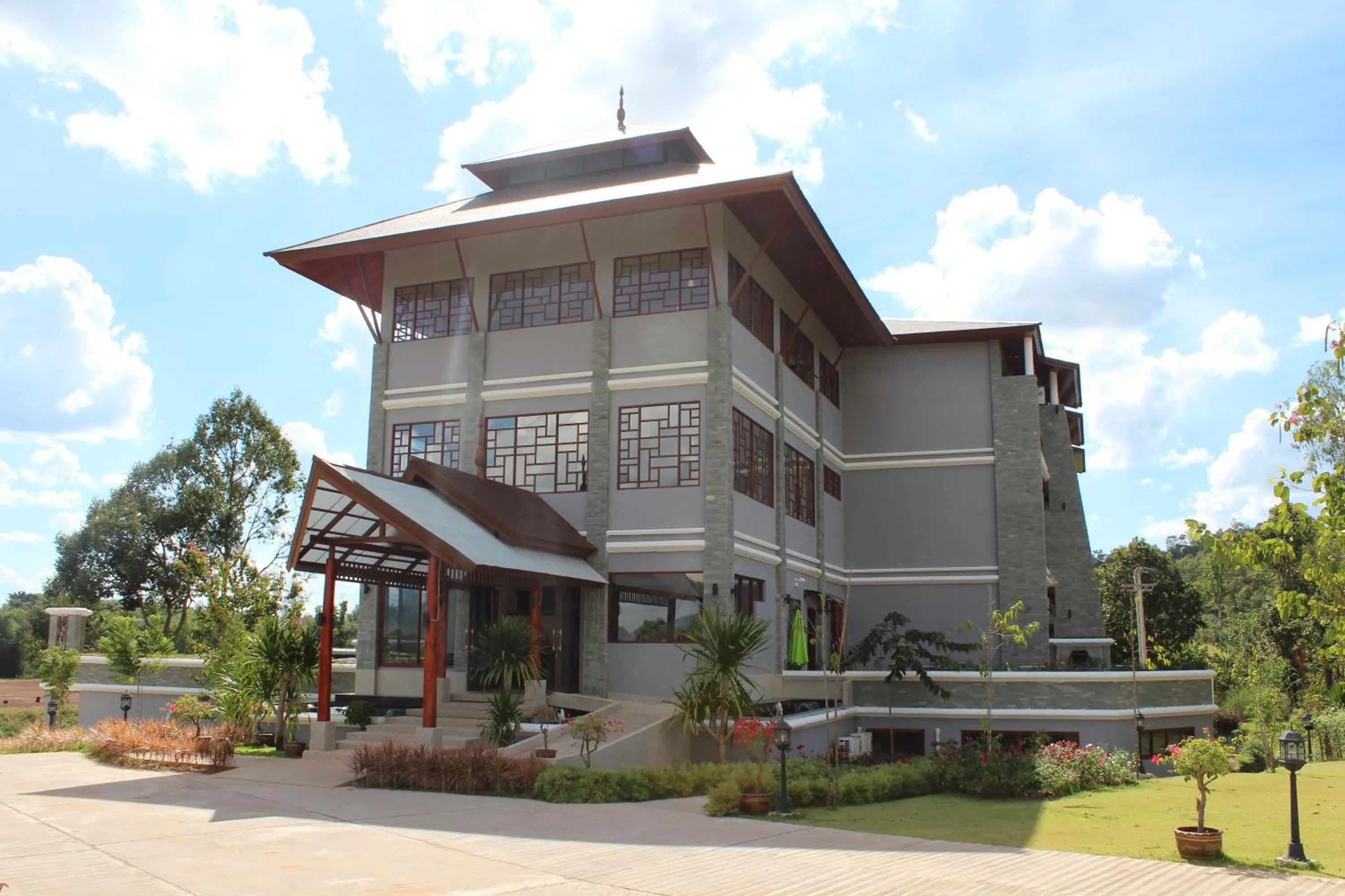 Facade/entrance in Phurua Sanctuary Resort and Spa