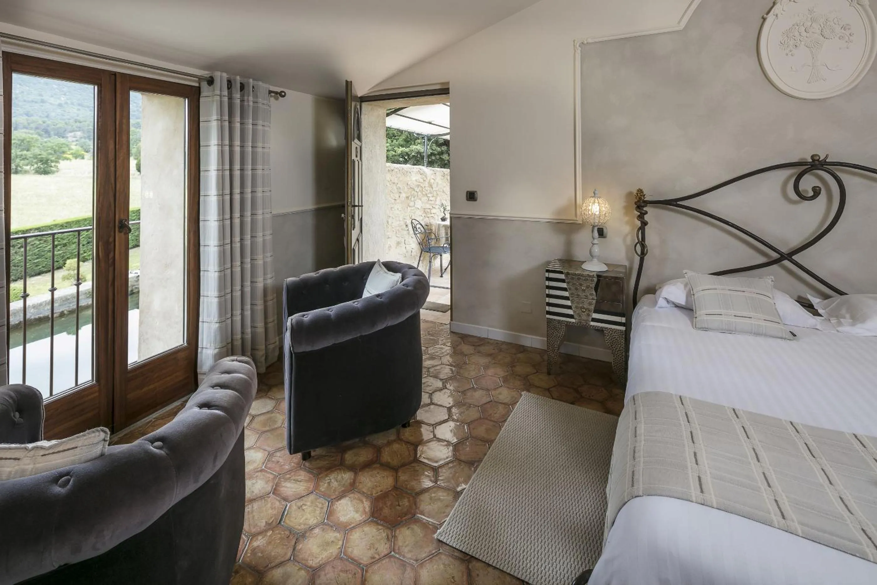 Double Room with Terrace in Le Mas de Guilles