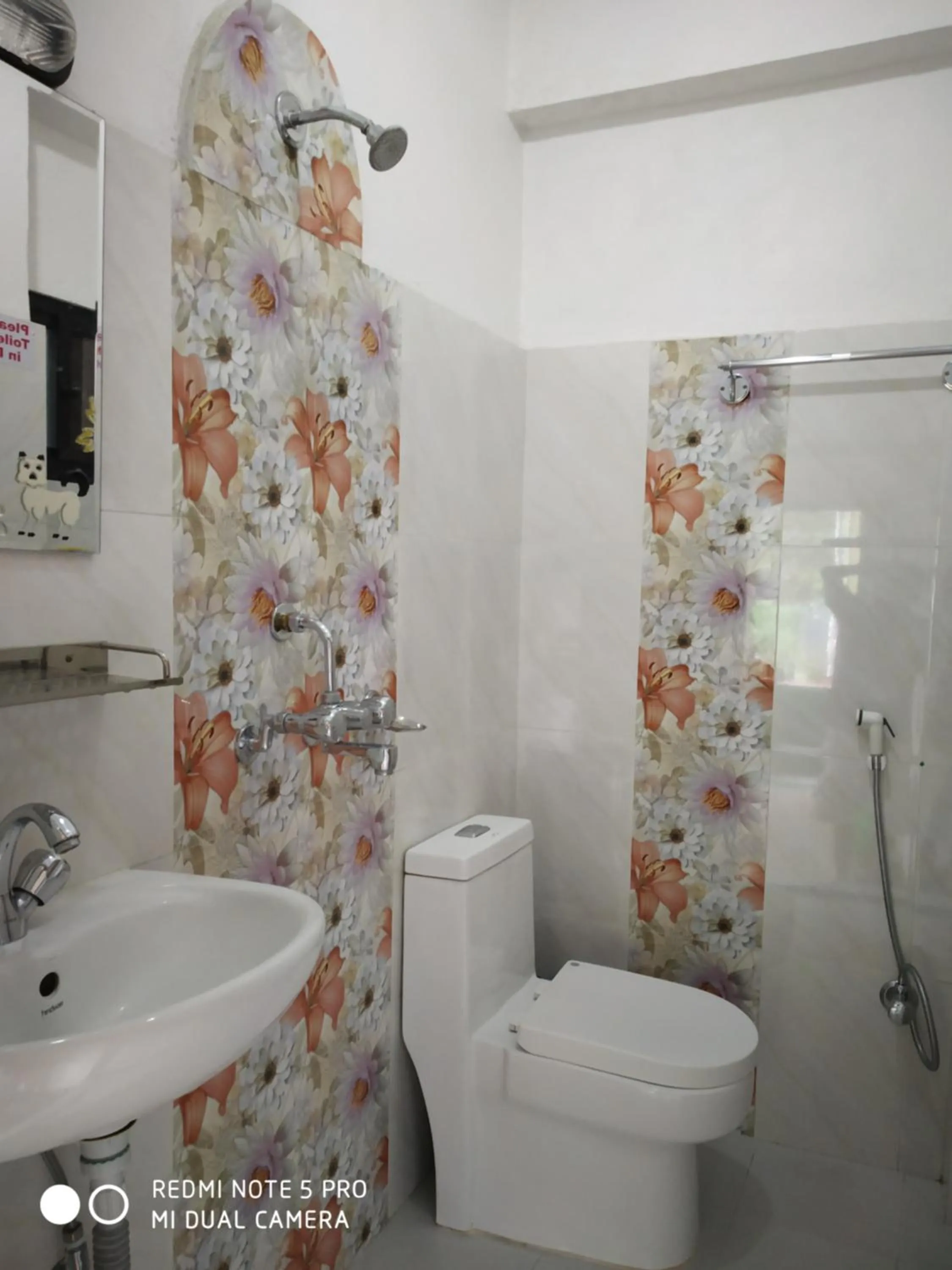 Toilet in Bishnu Homestay