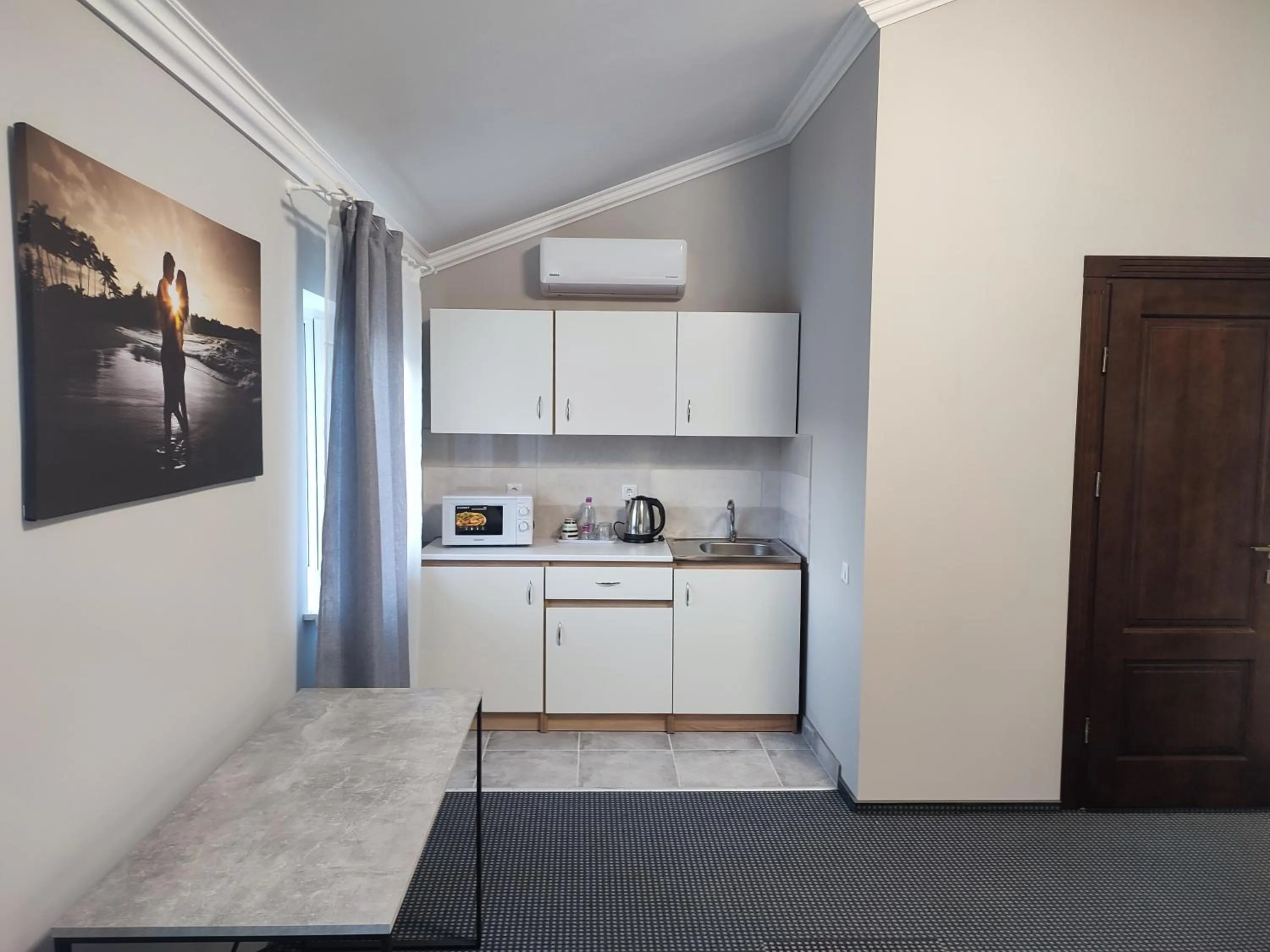 Studio in City Club European