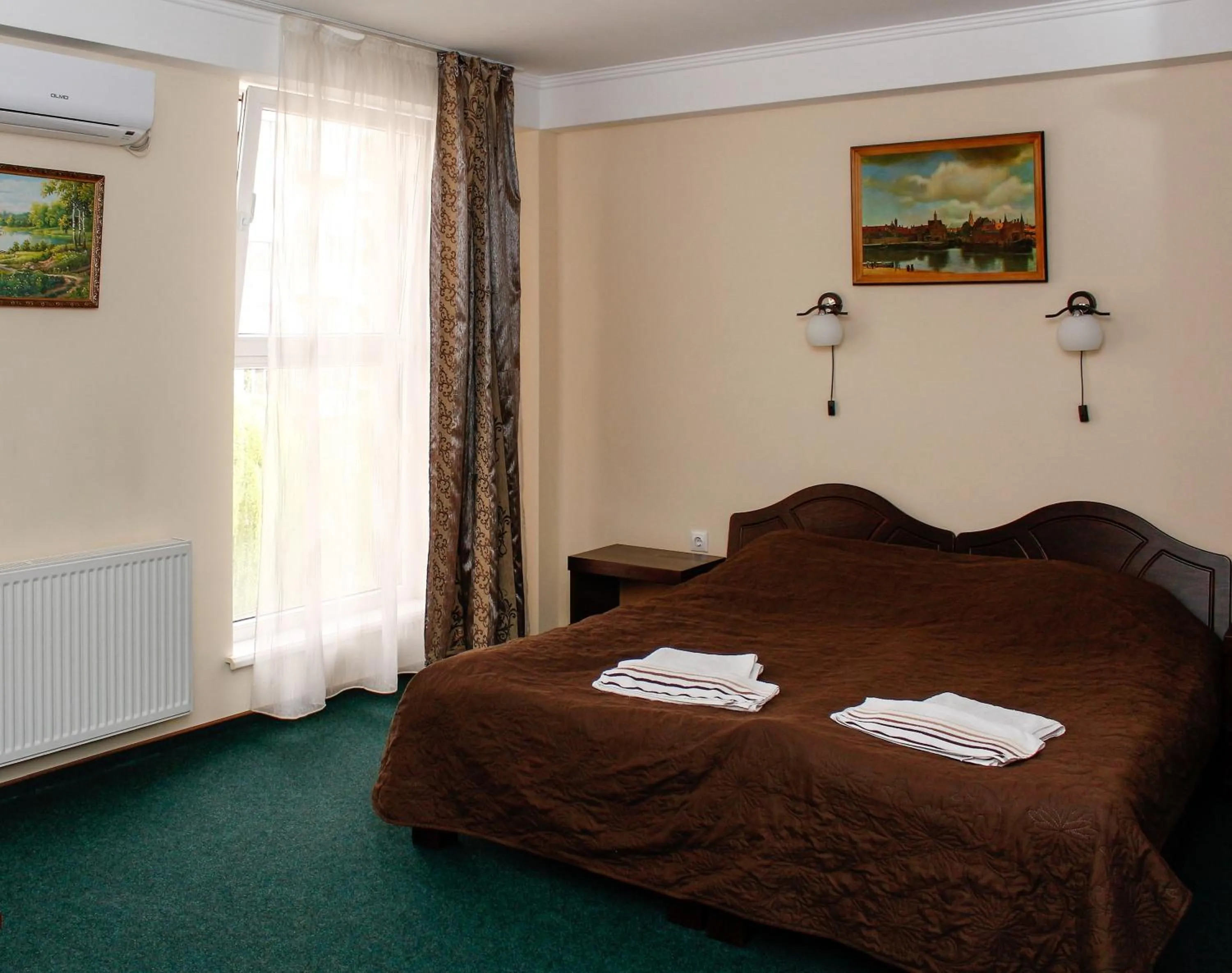 Twin Room in City Club European