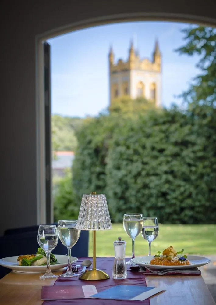 Restaurant/places to eat in Northgate House