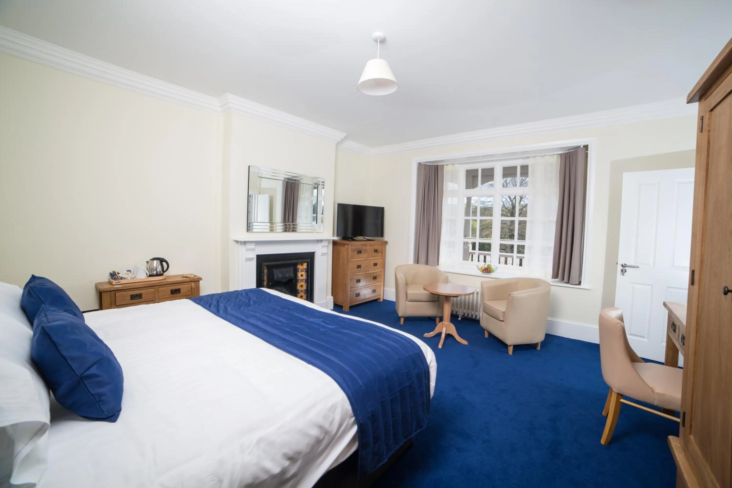 Photo of the whole room, Bed in Northgate House