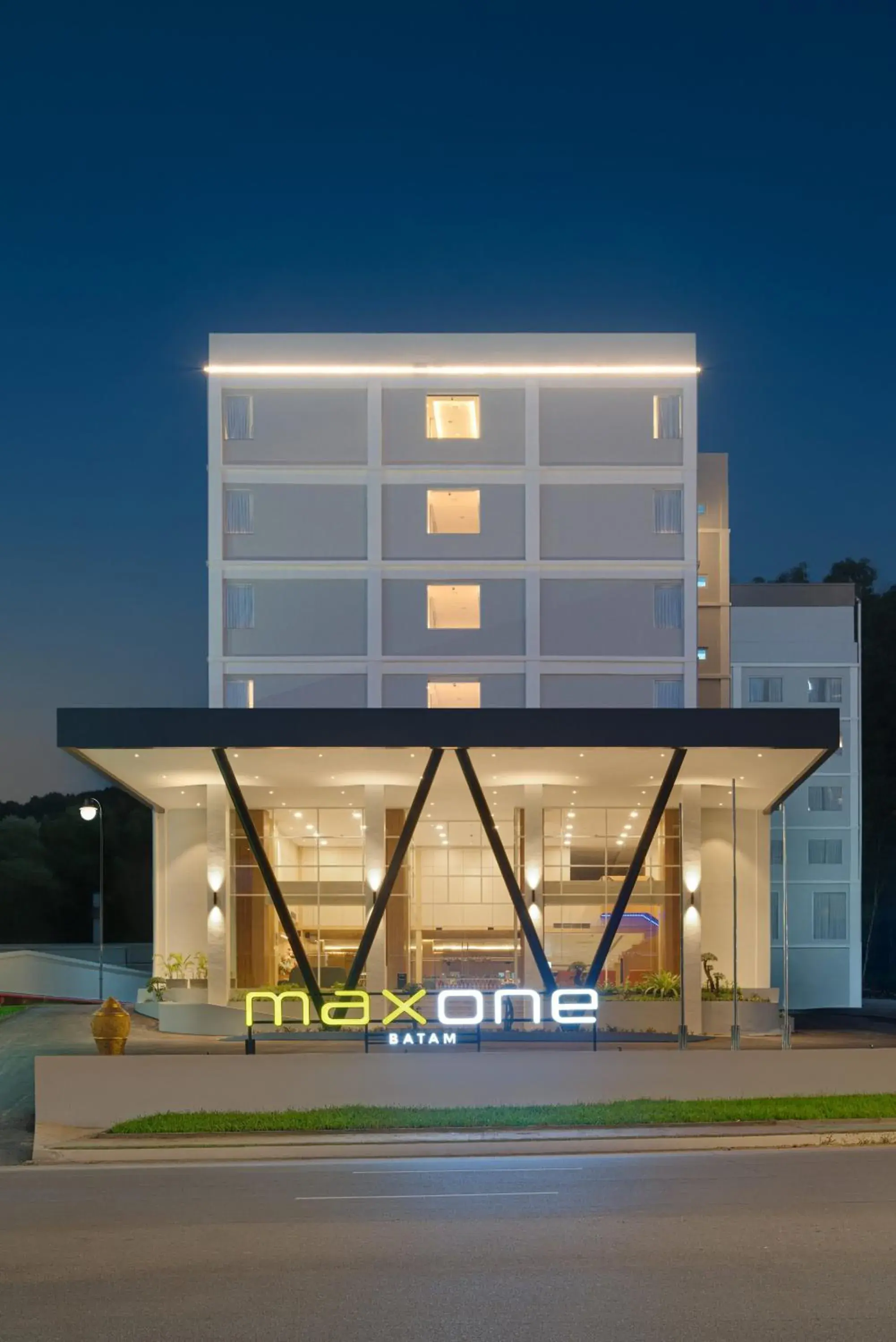 MAXONE Batam MAXONE Batam