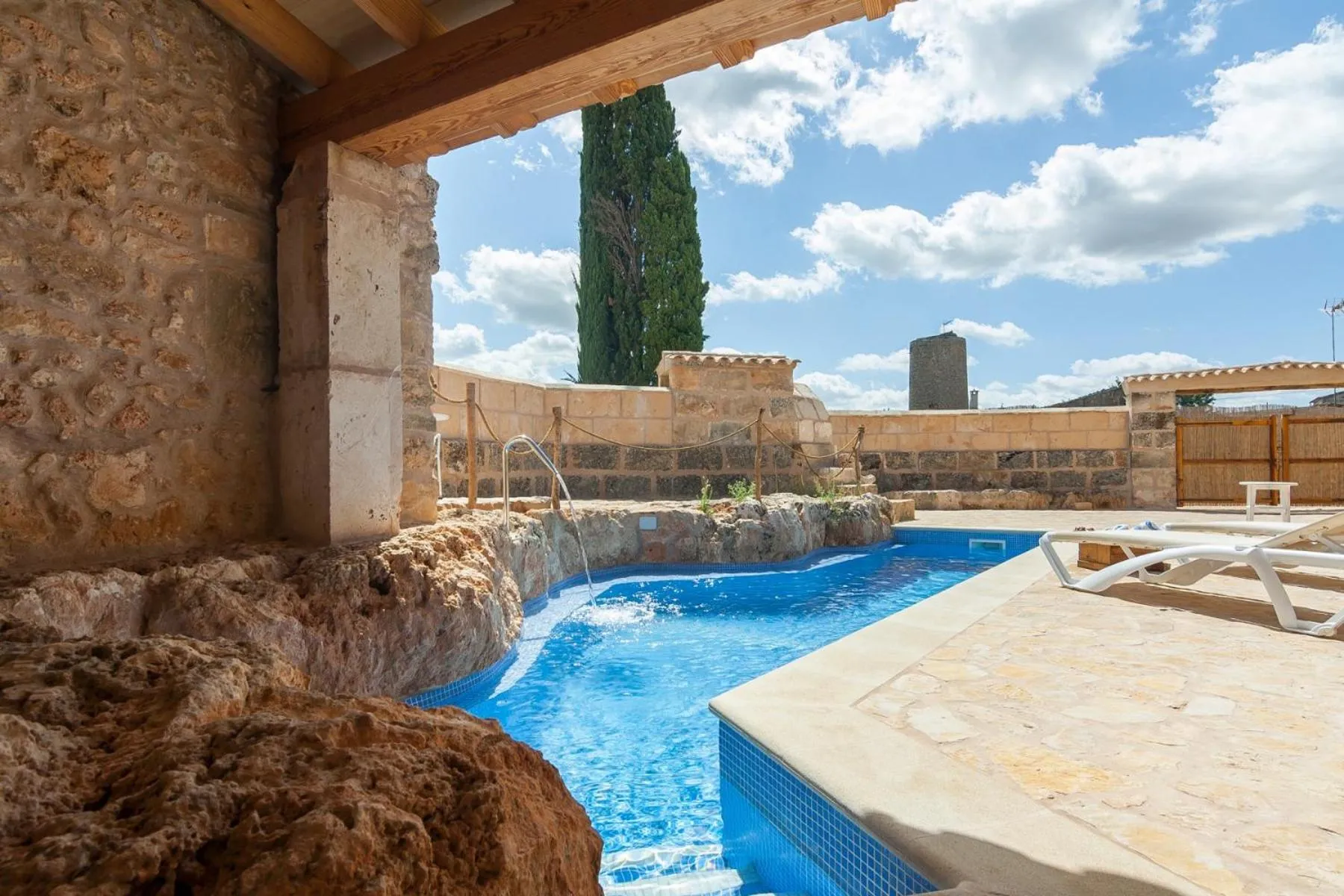 Swimming pool in Ca Nostra