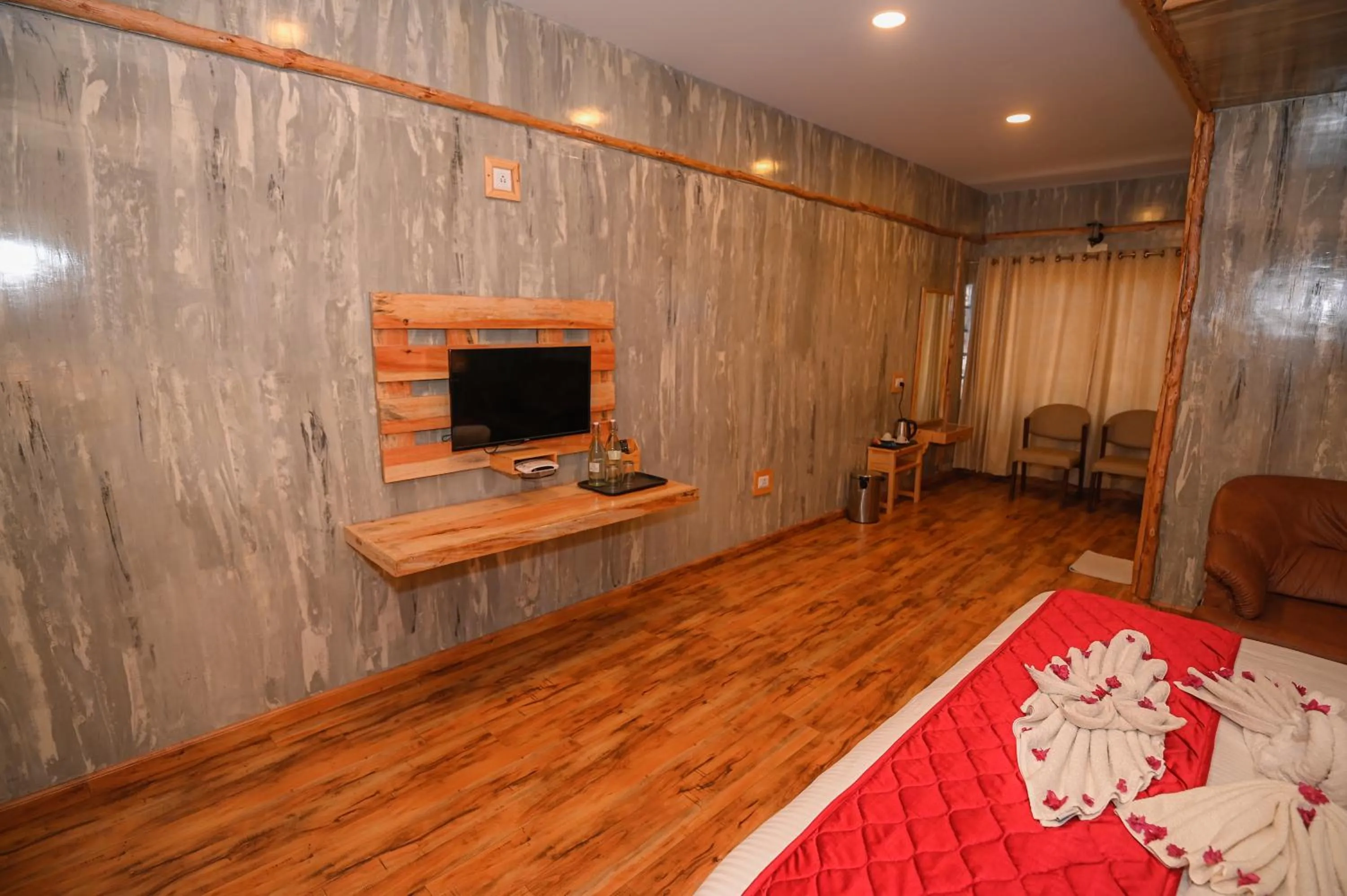 TV and multimedia, Bed in Hotel Vivek