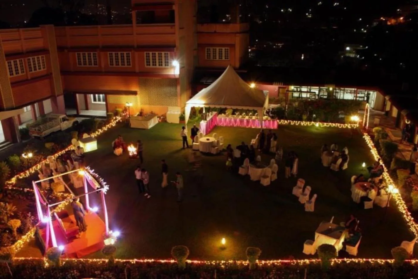 Nightclub / DJ in Hotel Vivek