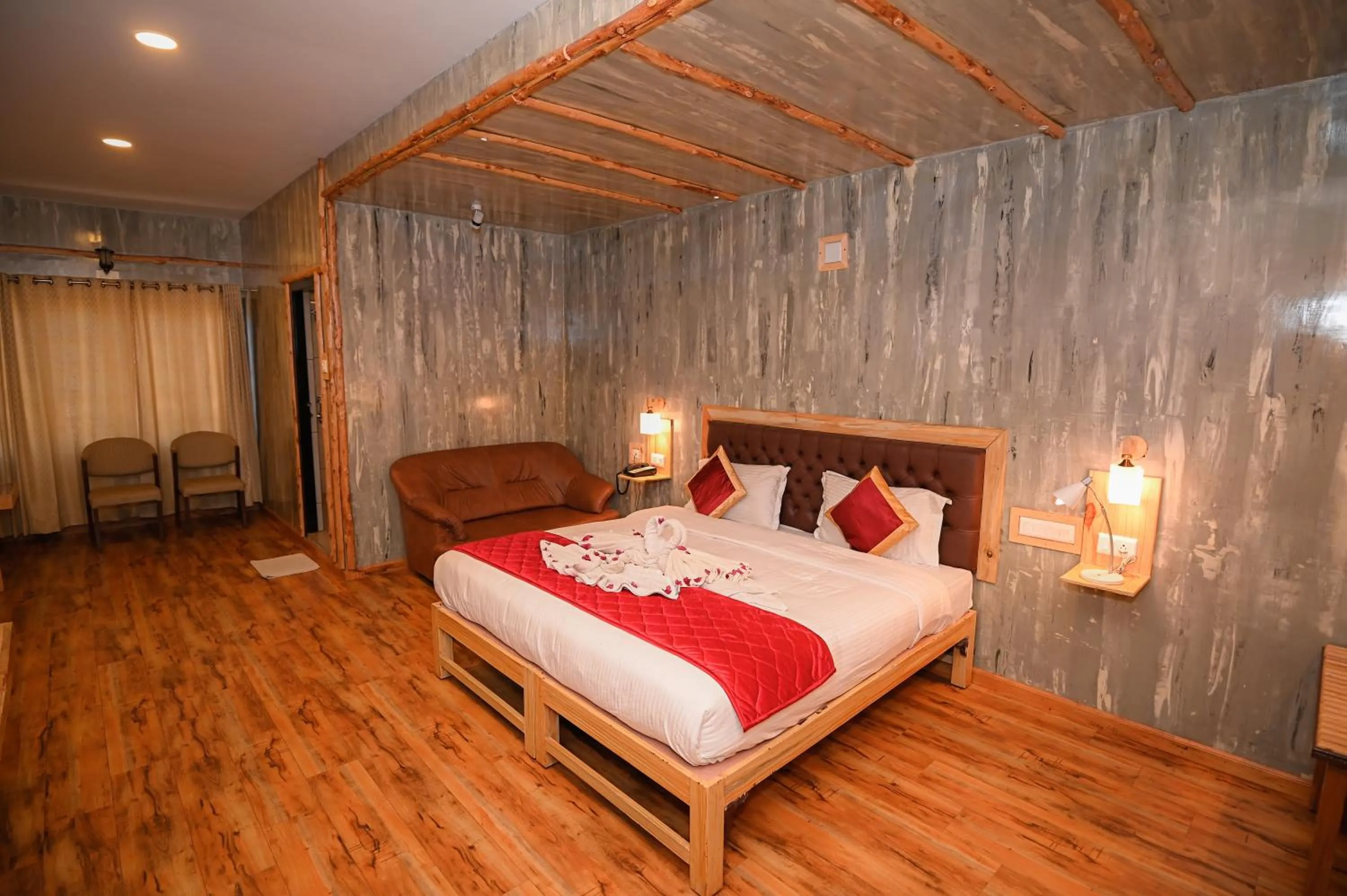 Bedroom, Bed in Hotel Vivek