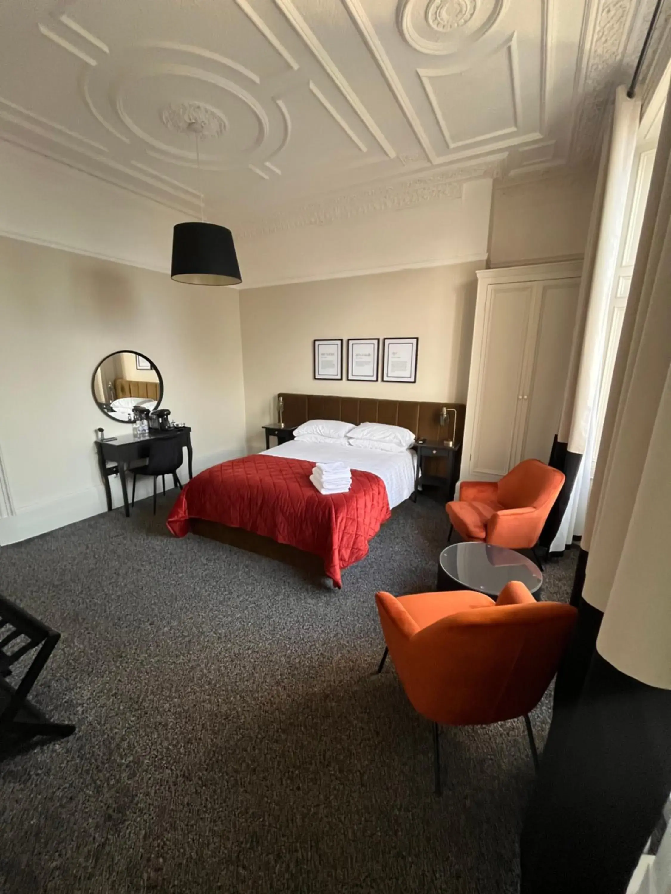 Double Room with Private Bathroom in The Graeme Hotel Double Room with Private Bathroom in The Graeme Hotel