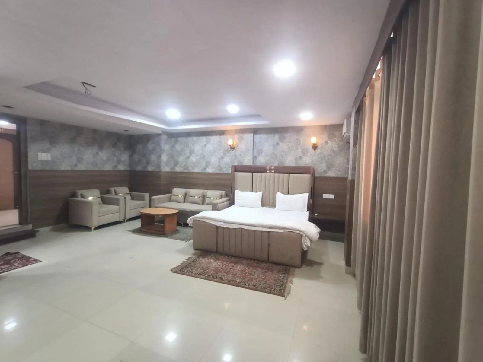 Hotel Grand Inn