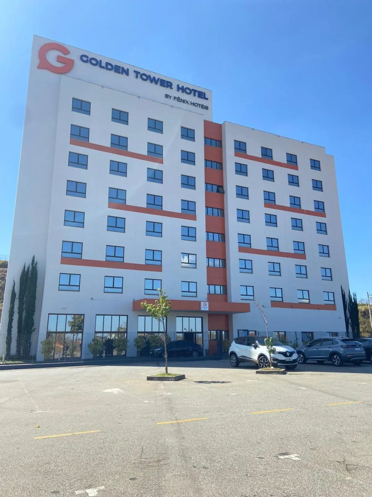 Property building in Golden Tower Shopping by Fênix Hotéis