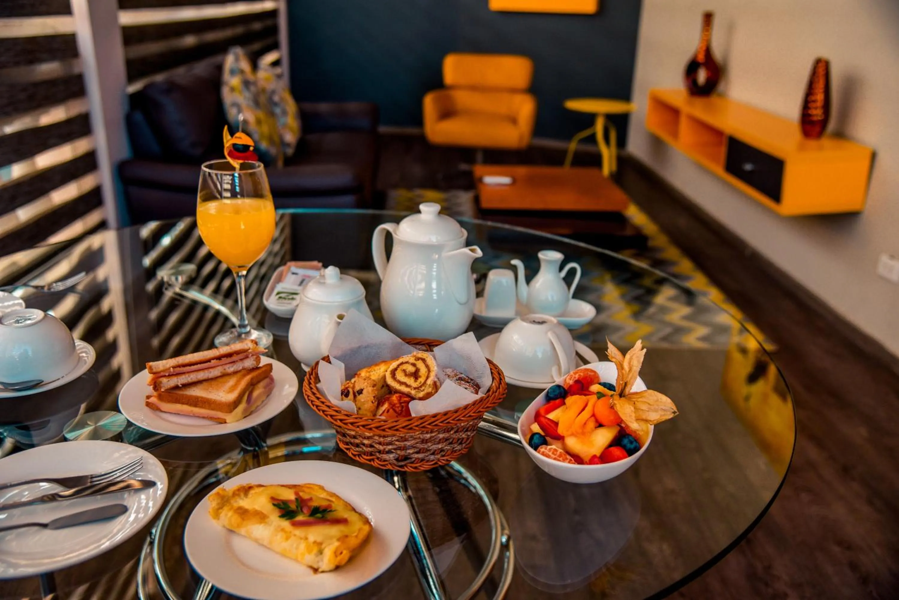 Breakfast in Camino Plaza